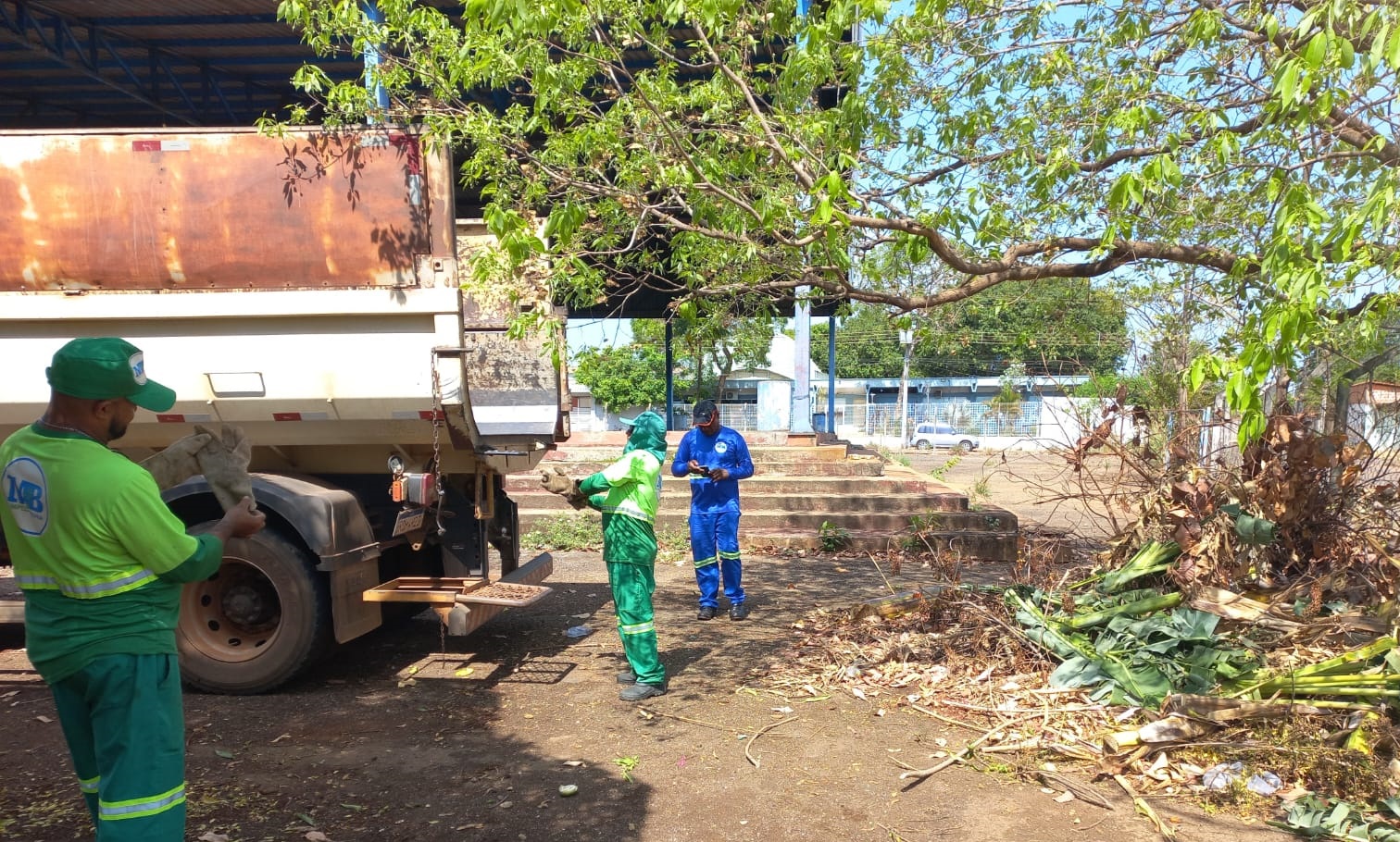 Registro de equipe realizando coleta no Plano Diretor da Capital