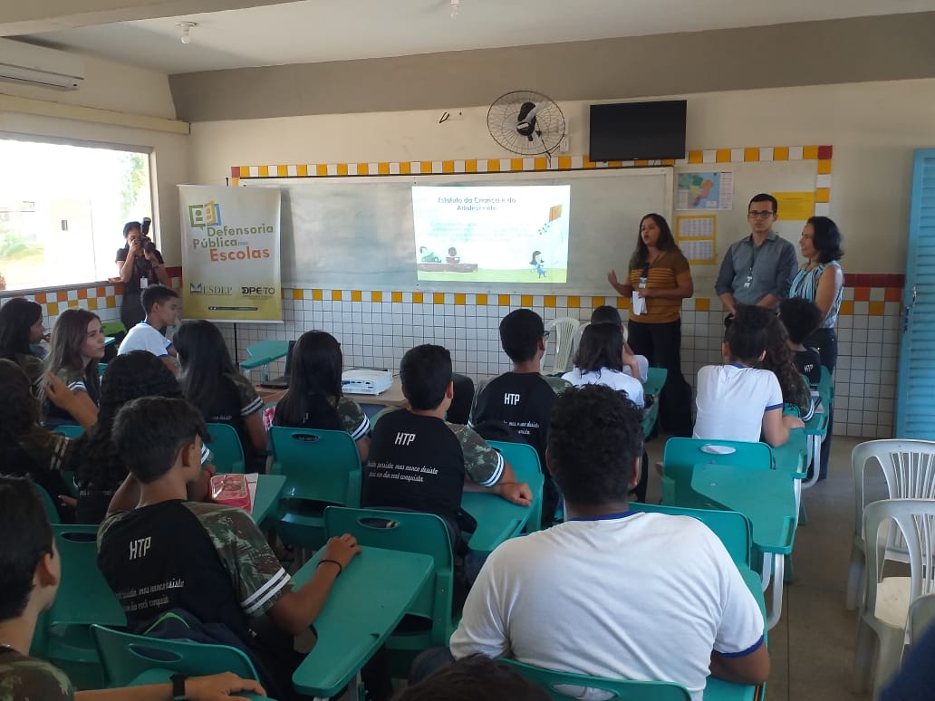 Escola Henrique Talone recebe projeto DPE nas Escolas