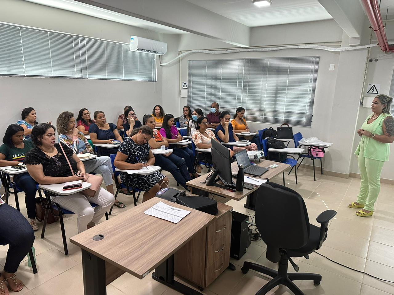 Trabalhadores do SUS realizam curso de ‘Orientação do instrutivo do teste do pezinho’ na Fesp