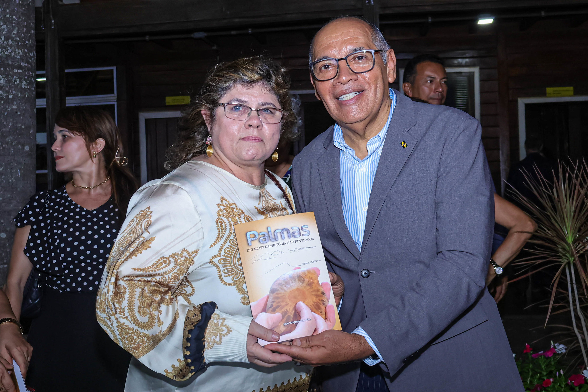 Luara Aquino celebrou os lançamentos do livro e da exposição que, segundo ela, possibilitam tornar perene o patrimônio histórico-cultural de Palmas e do Tocantins