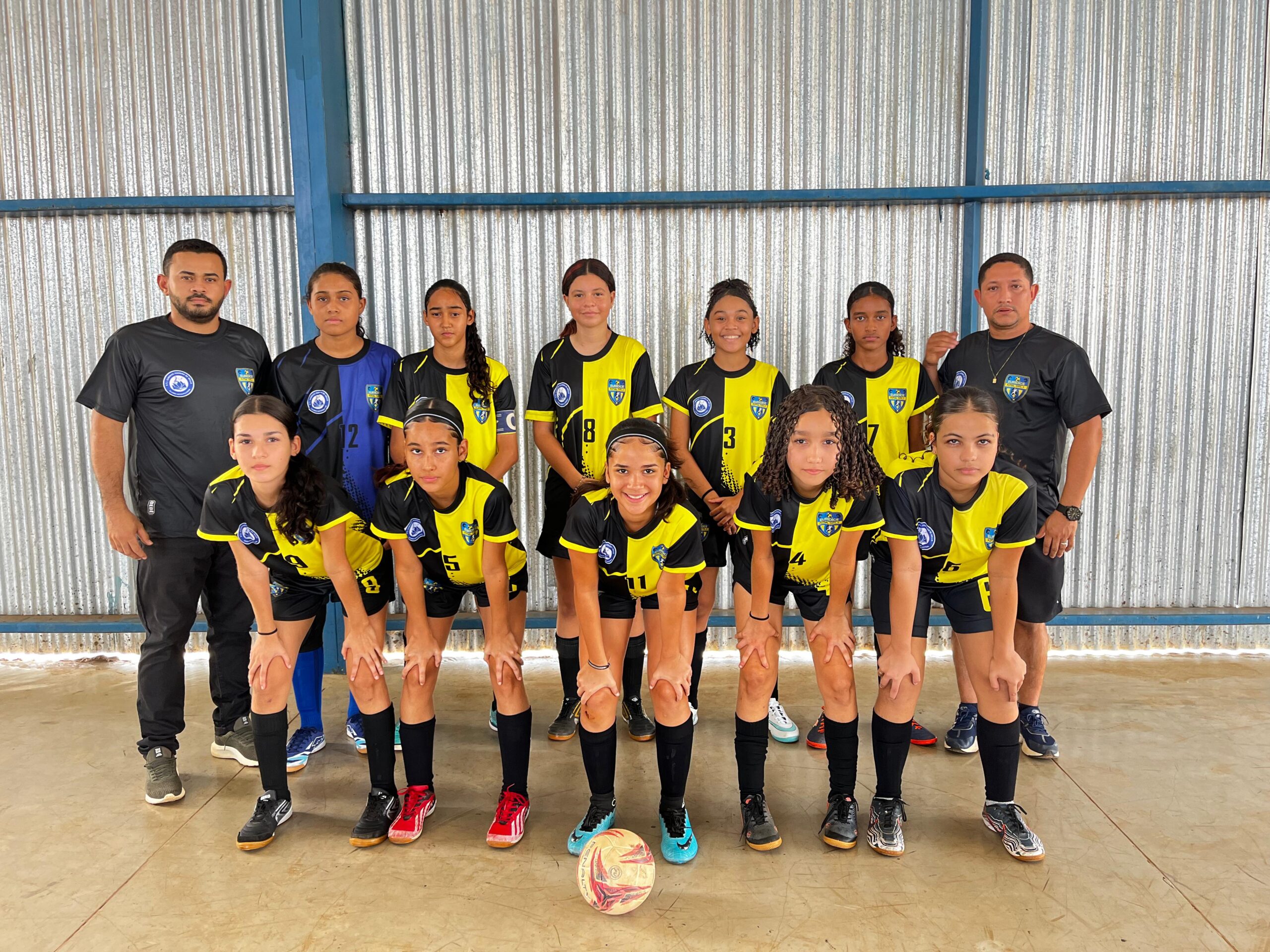 Futsal feminino da ETI Eurídice Mello vence a fase regional do Jets 2025