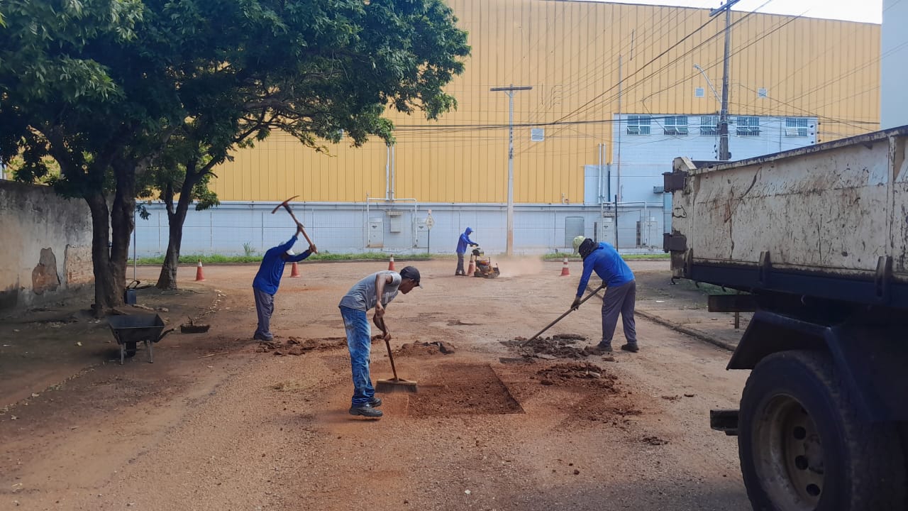 Mais de 20 mil buracos tapados nos 100 dias de governo