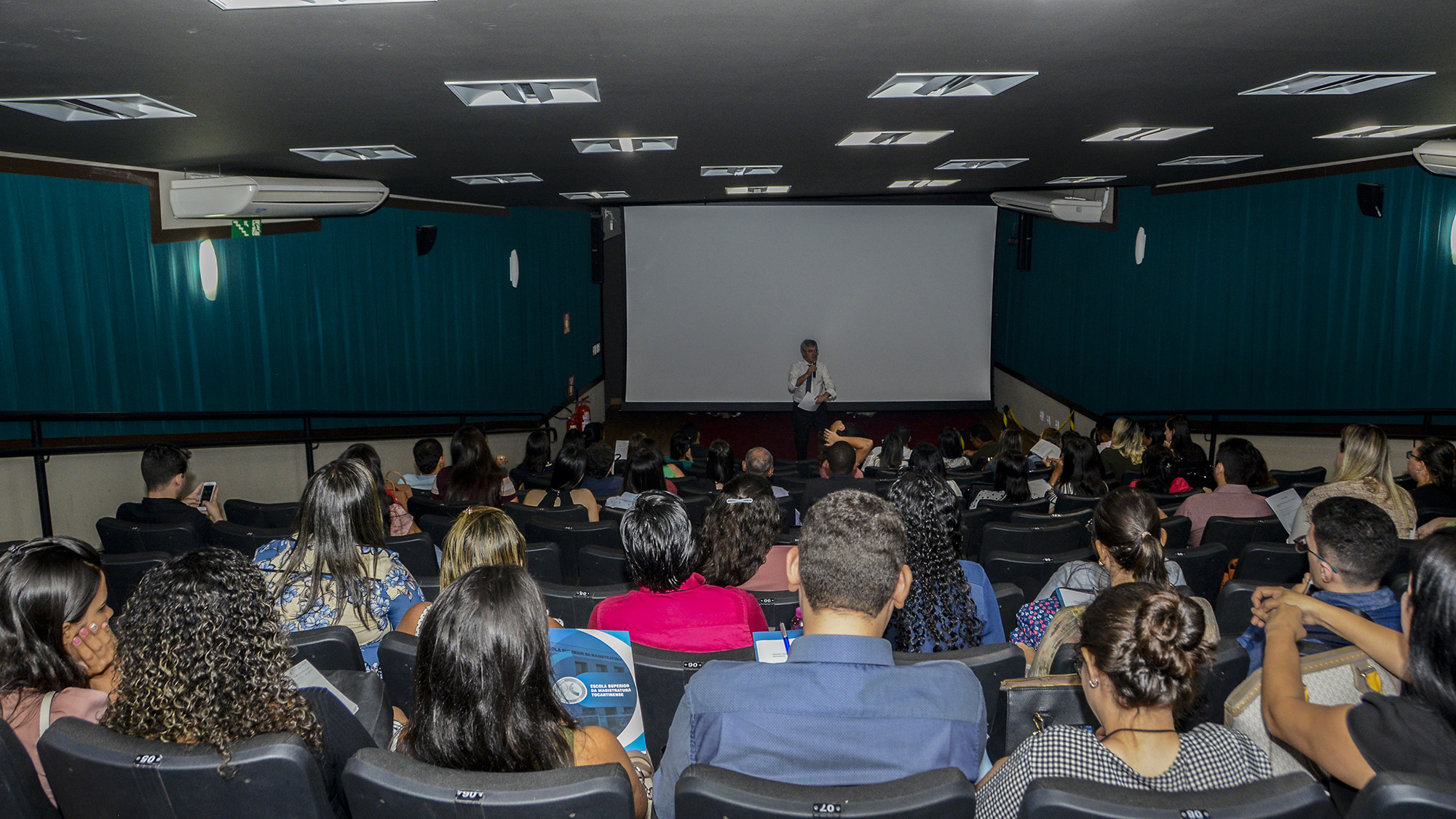 Conciliadores em atualização ganham conhecimento prático com audiências do Refis 2019