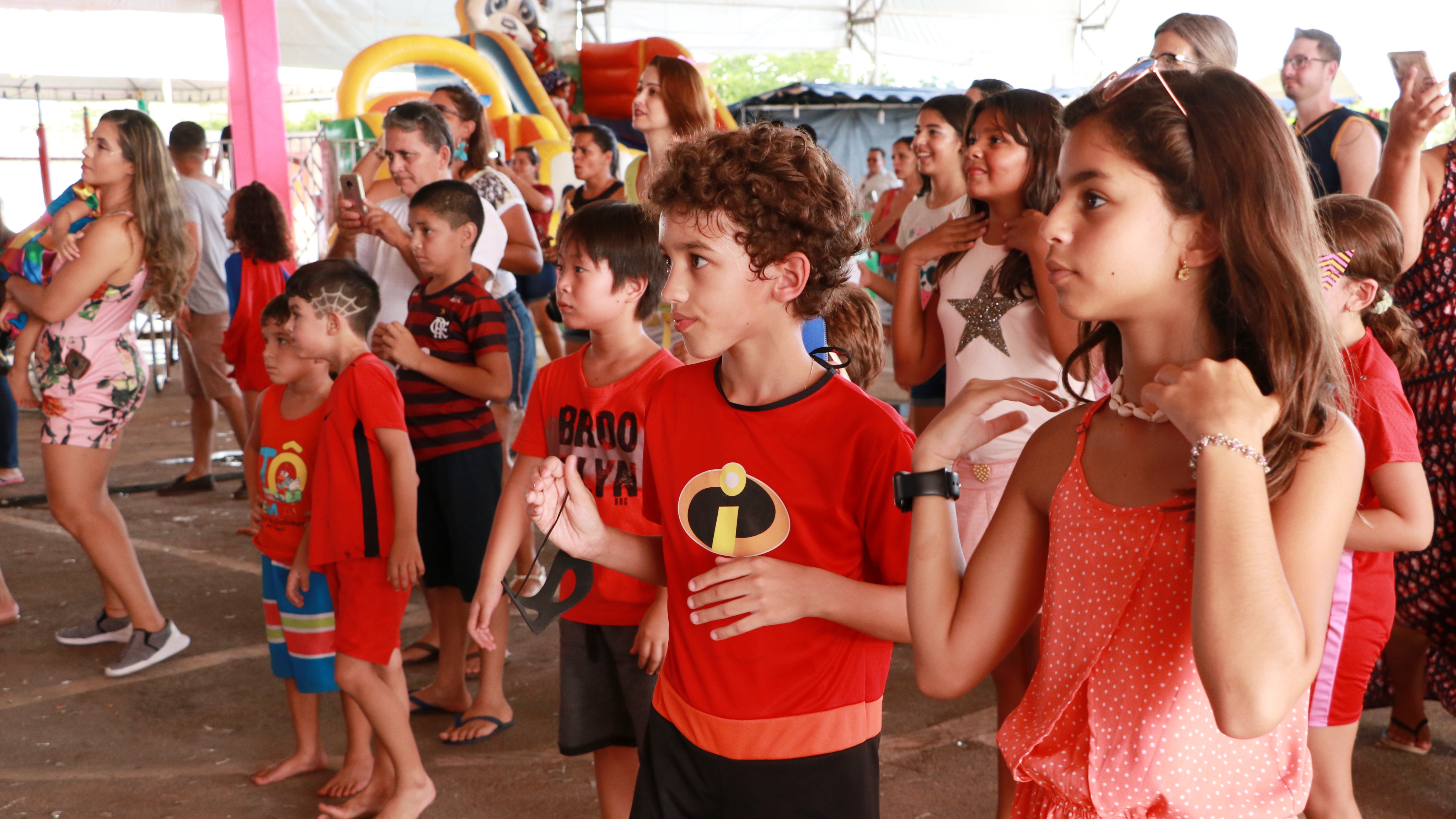 Segundo dia de folia no Carnaval do Amor tem matinê, brinquedos e diversão para a criançada