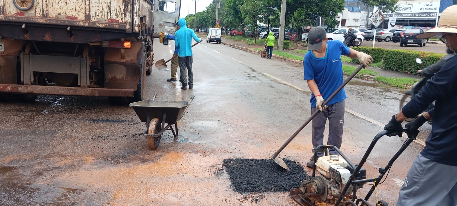Manutenção na Avenida LO-01