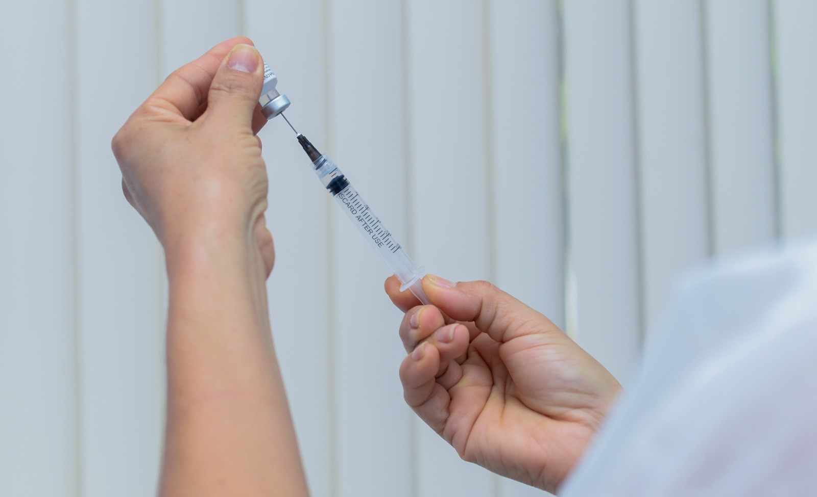 Palmas inicia vacinação contra o VSR, vírus que causa bronquiolite em bebês, nesta segunda-feira, 8