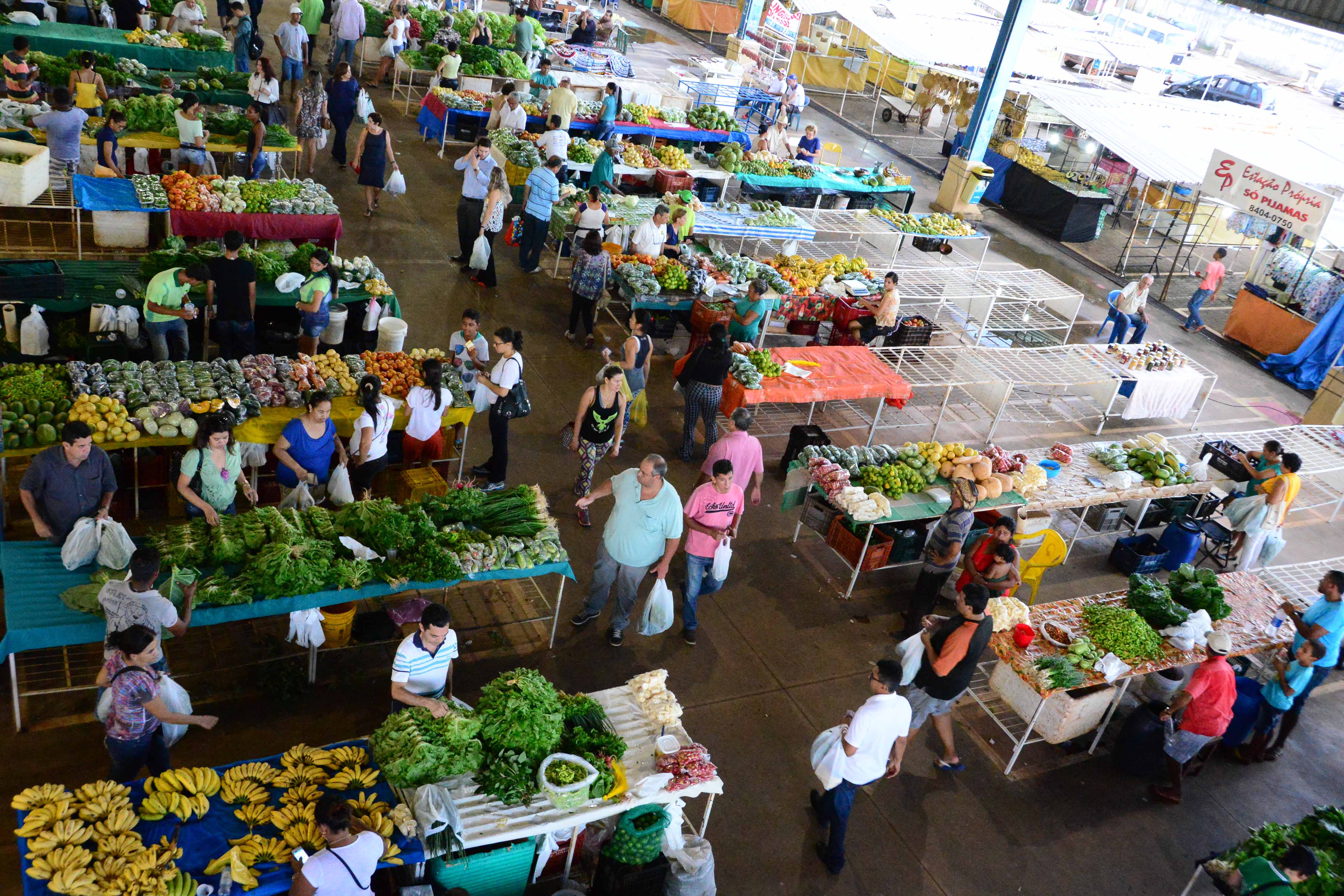Feiras livres garantem produtos frescos direto do produtor para o consumidor