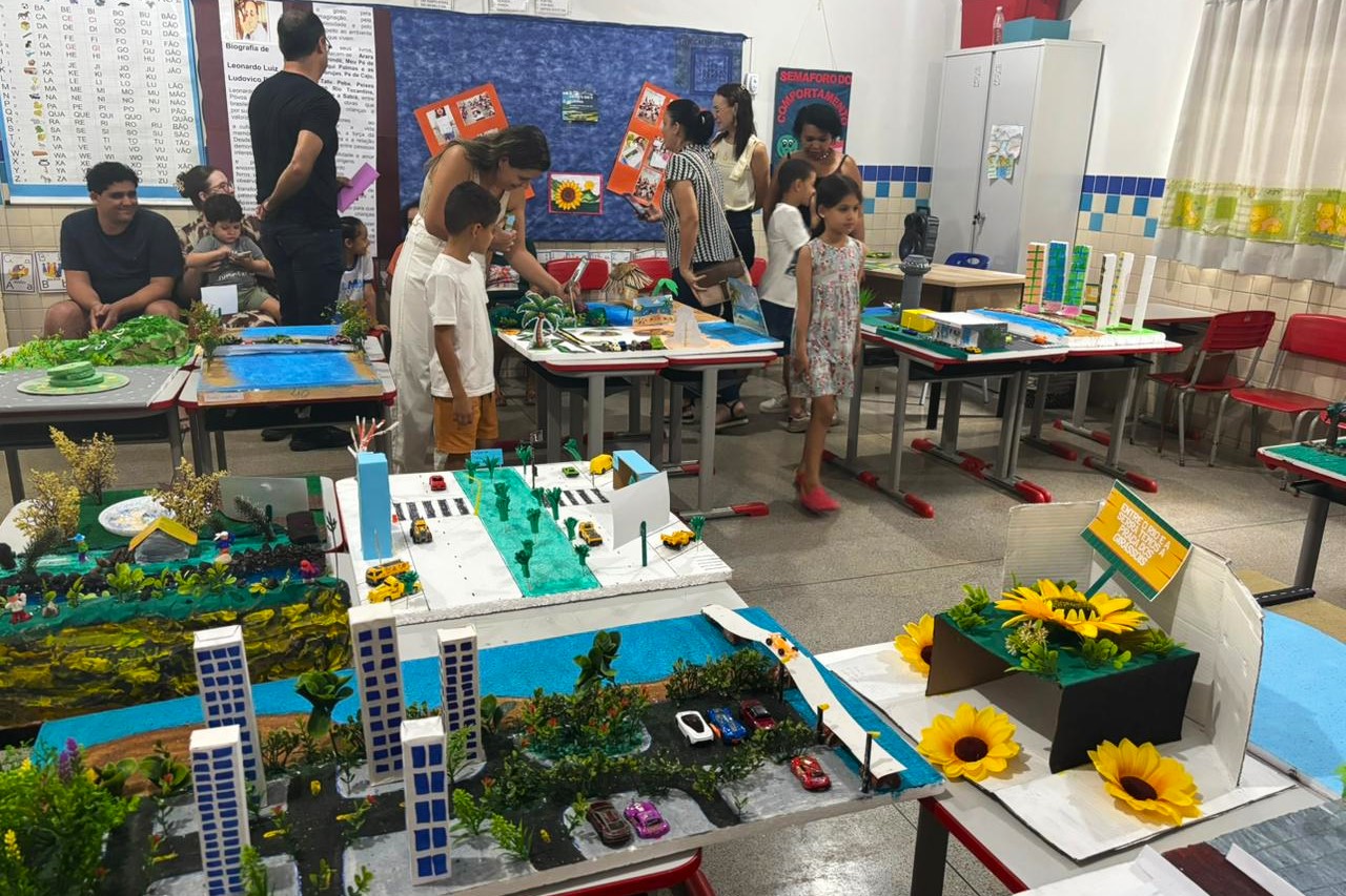 Durante o projeto, cada turma mergulhou em uma obra do autor e transformou o aprendizado em produções criativas