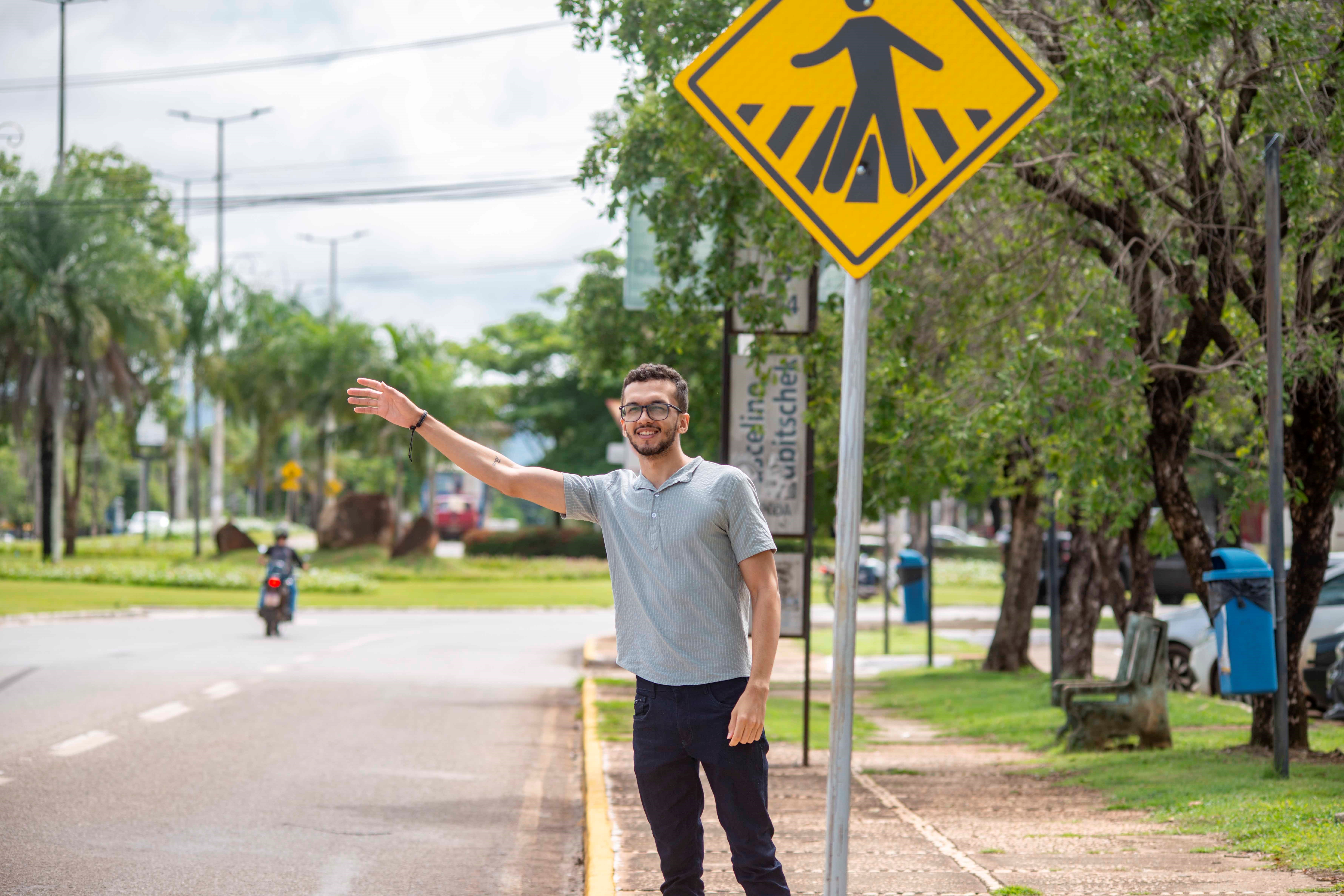 Todo pedestre pode contribuir para um trânsito mais seguro