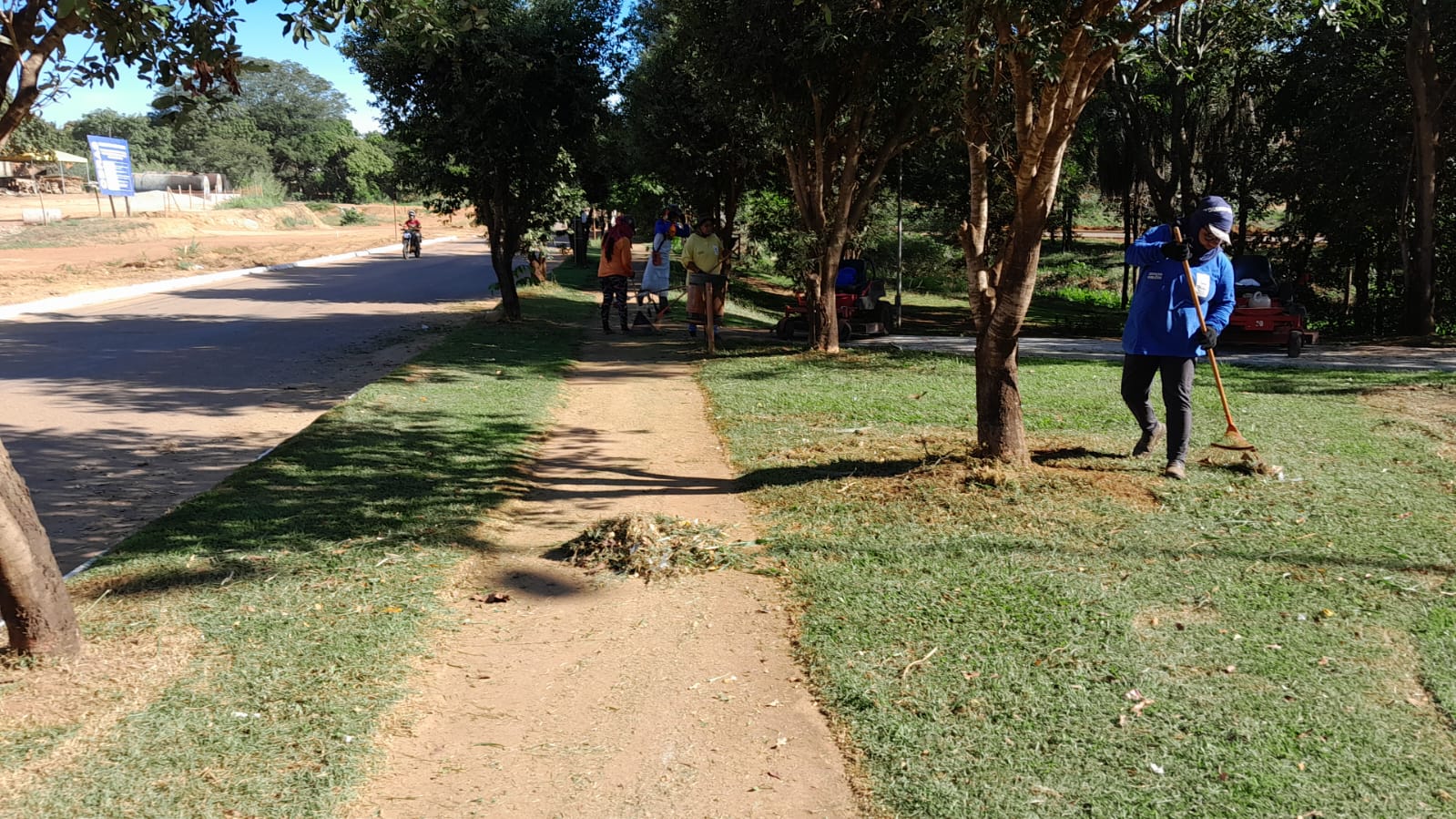 Setor Maria Rosa recebe serviços de limpeza e manutenção