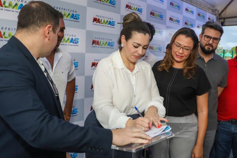 Prefeita Cinthia anuncia pagamento do adicional da saúde; relação dos servidores é publicada no DOM