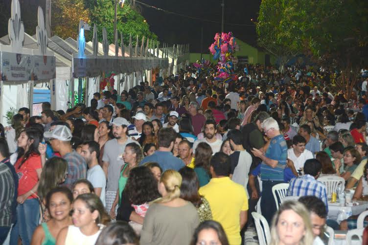 Abertura oficial do 9º Festival Gastronômico é prestigiada por público de 30 mil pessoas