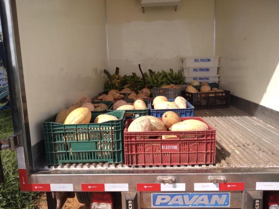 Secretaria de Desenvolvimento Rural faz última doação de alimentos do ano para alunos da ETI Fidêncio Bogo