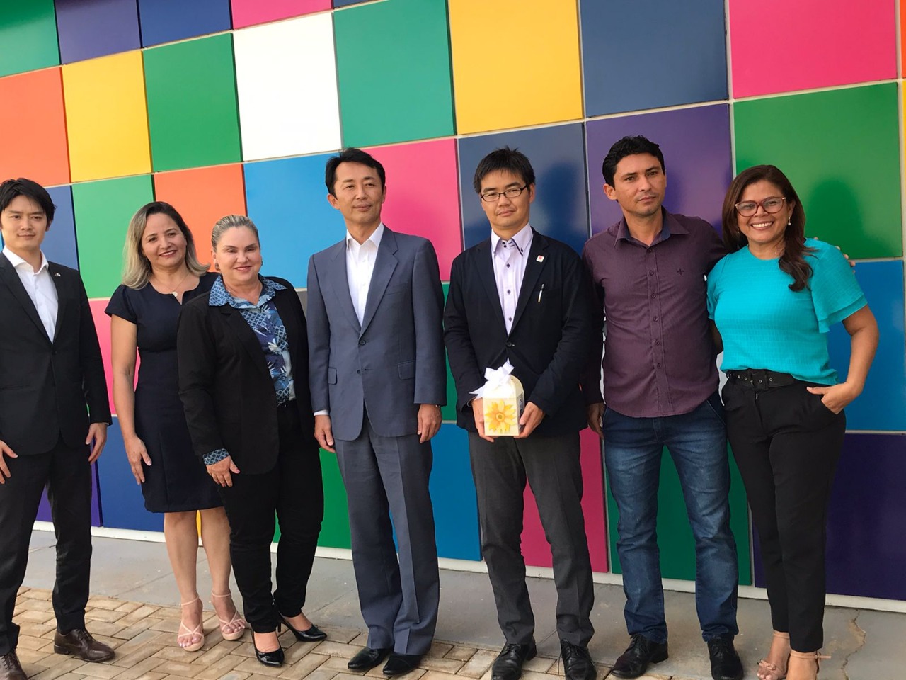 Unidades educacionais de Palmas recebem visita do embaixador do Japão