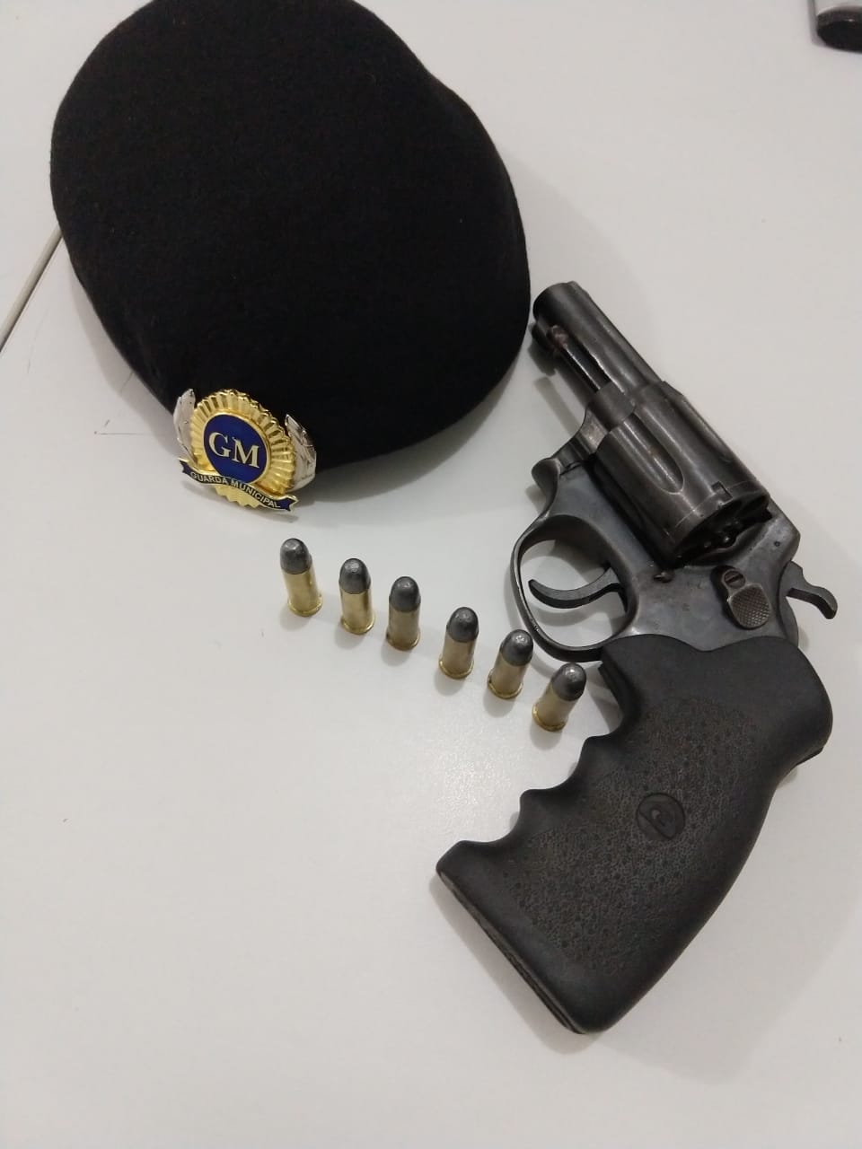 GMP apreende arma com seis munições intactas no setor Janaína