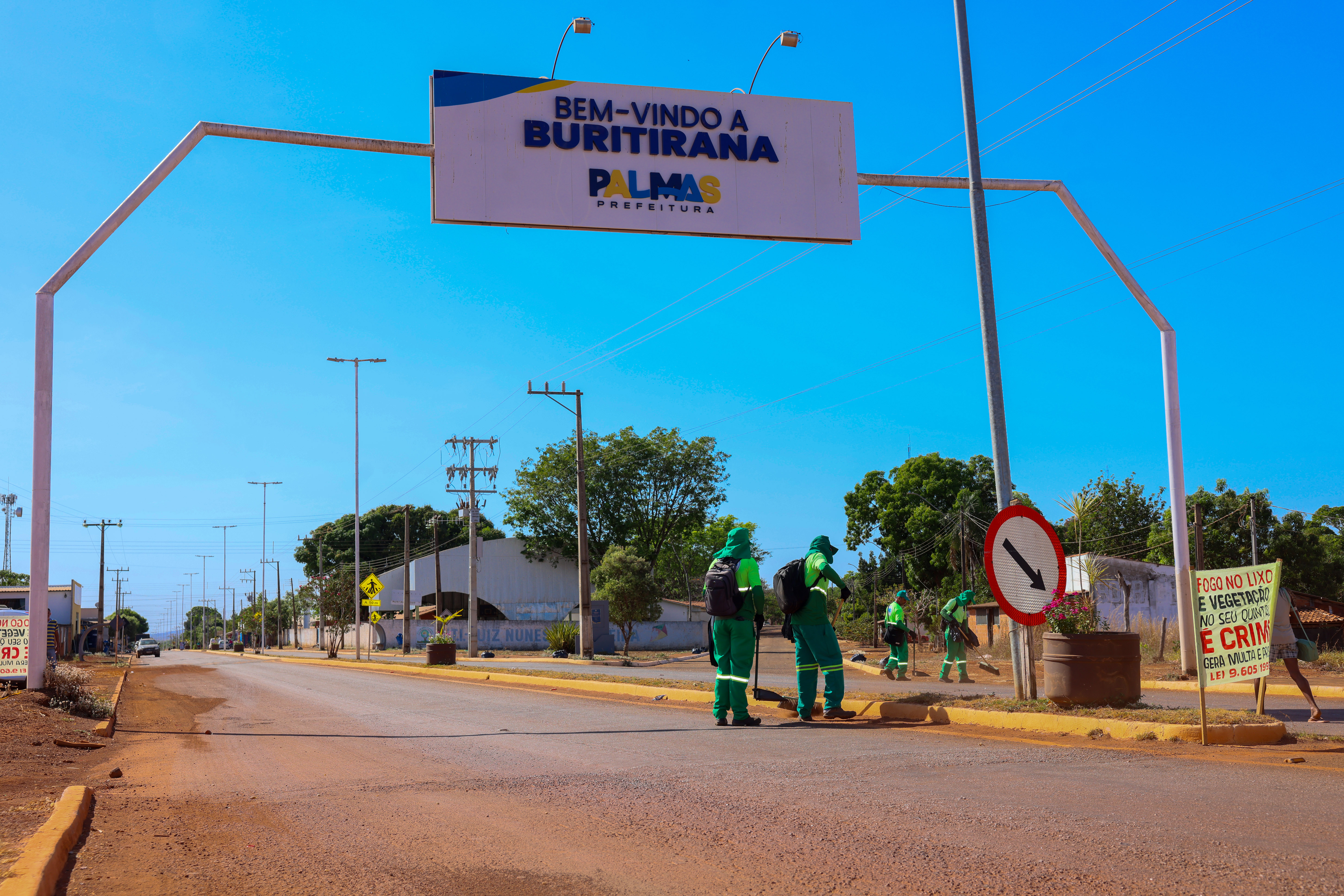 Prefeitura de Palmas realiza serviços diários de limpeza no Distrito de Buritirana