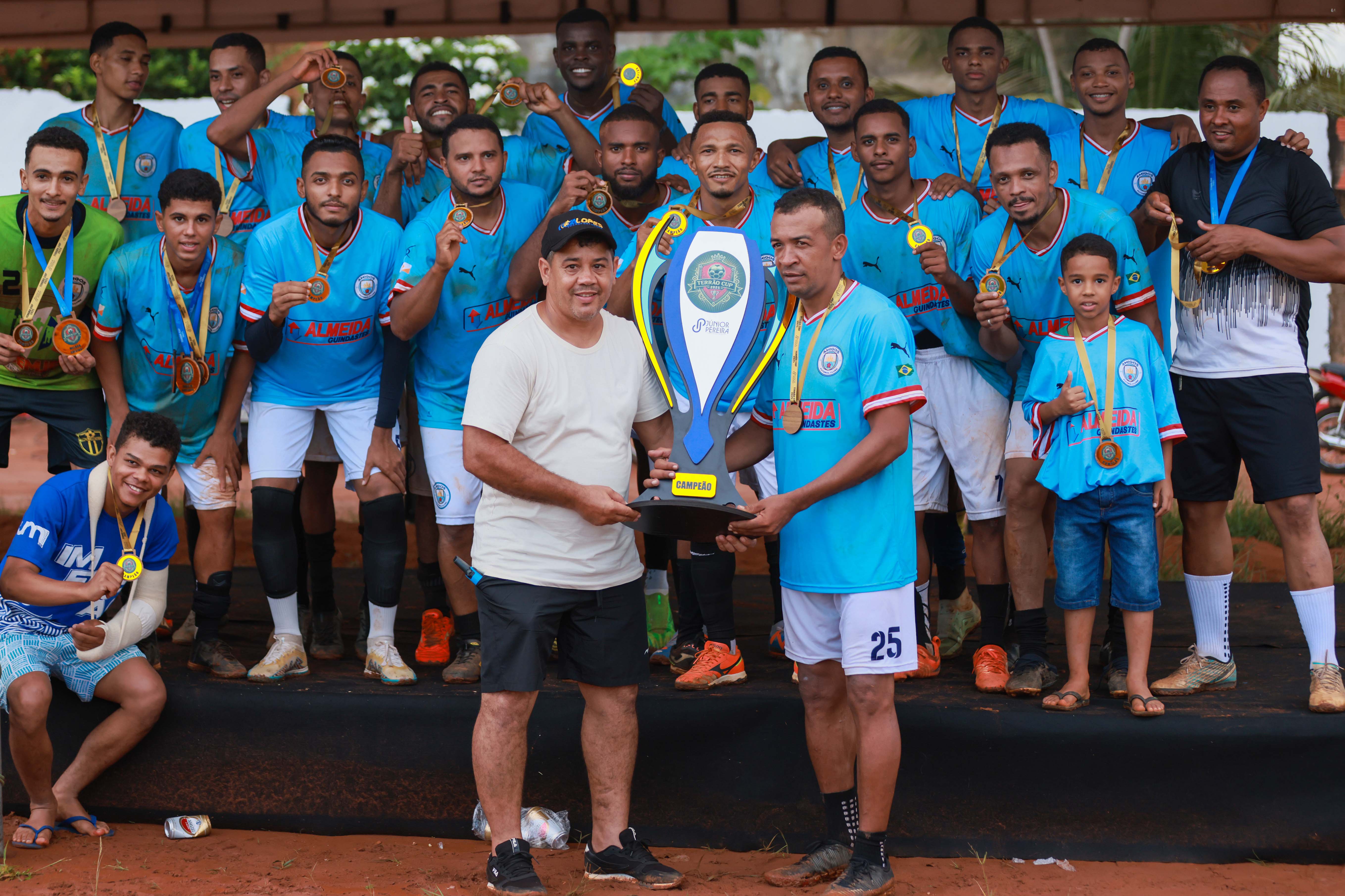 Time Cangas vencedor da final do Terrão Cup