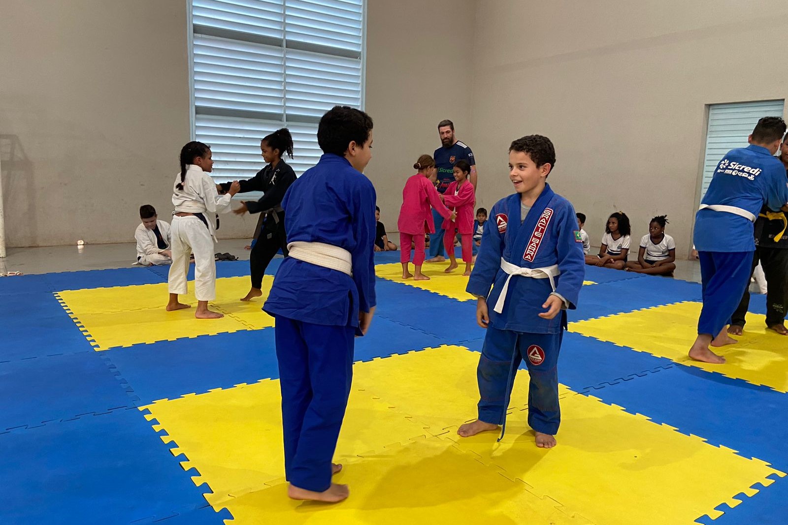 Parceria entre a Prefeitura de Palmas  e o Instituto Nação Rap promove desenvolvimento social e esportivo de crianças e jovens com autismo