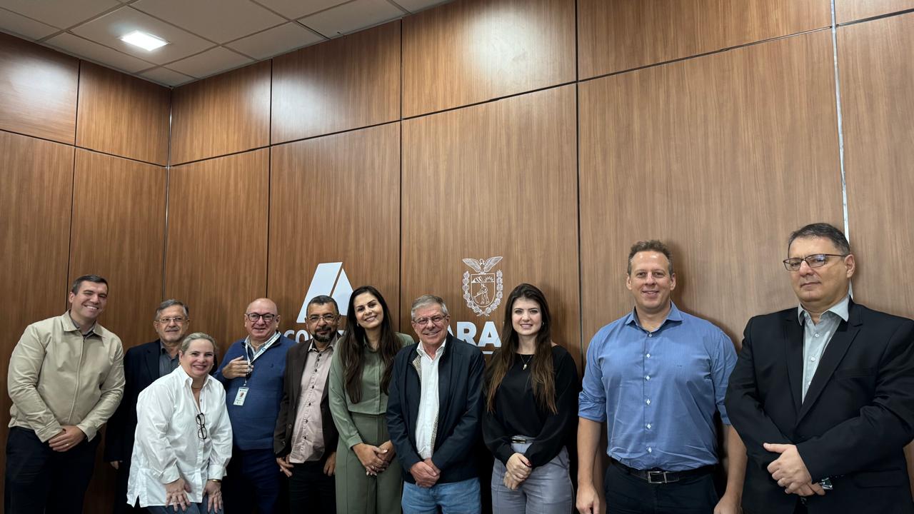 Representantes da Secretaria da Habitação de Palmas fazem visita técnica a programas habitacionais do Paraná