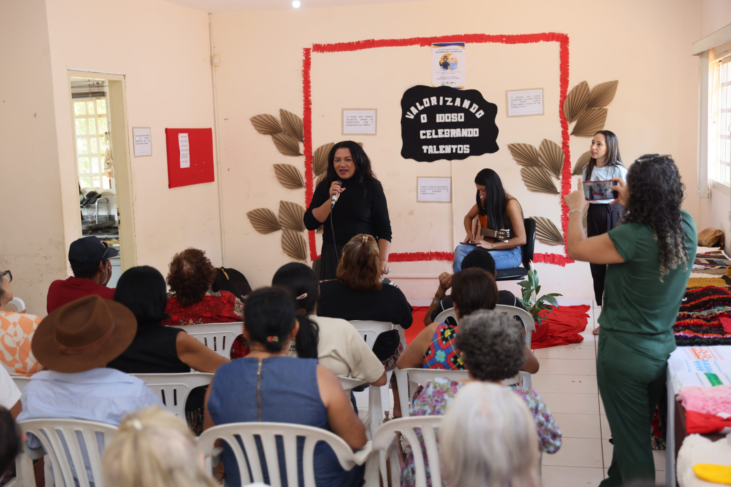 Centro de Referência de Assistência Social de Palmas realiza campanha de valorização da pessoa idosa