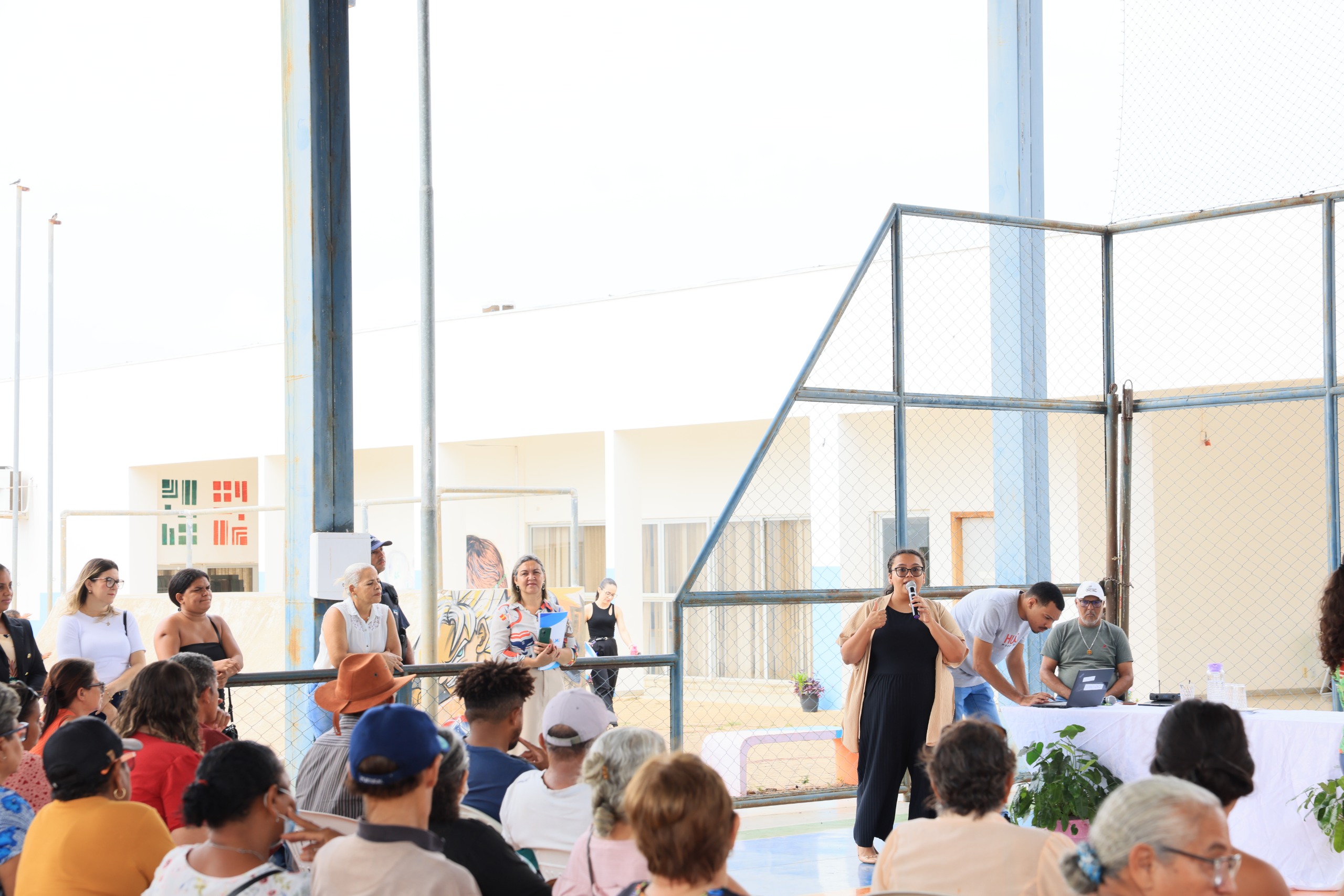 A gerente do Cadastro Único e Programa Bolsa Família da Semas, Luzianni Silva, falou sobre as condicionalidades do PBF