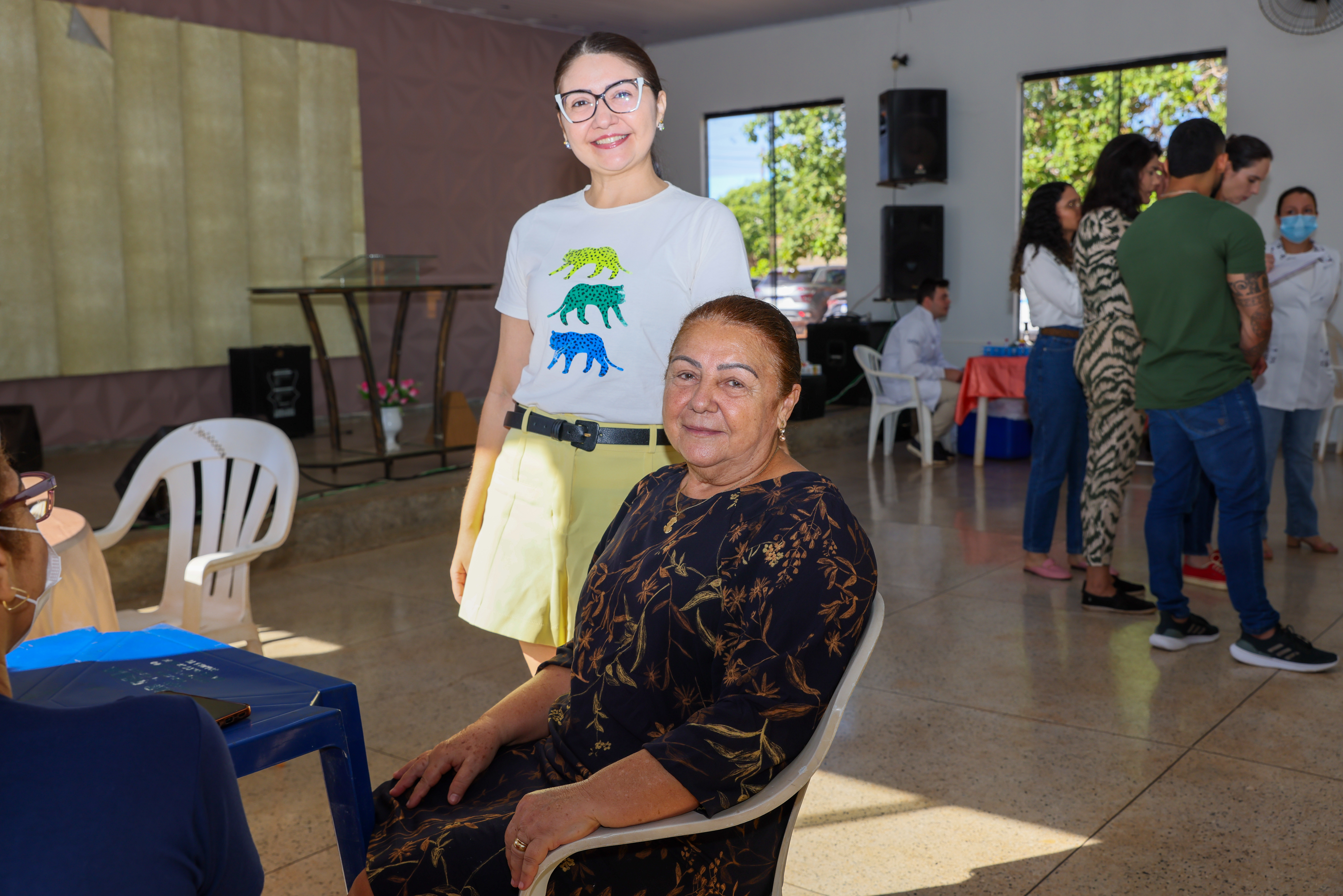 Aposentada Francisca Lima, 67, ao lado da filha Jaciara Lima, elogiou a iniciativa e o atendimento recebido