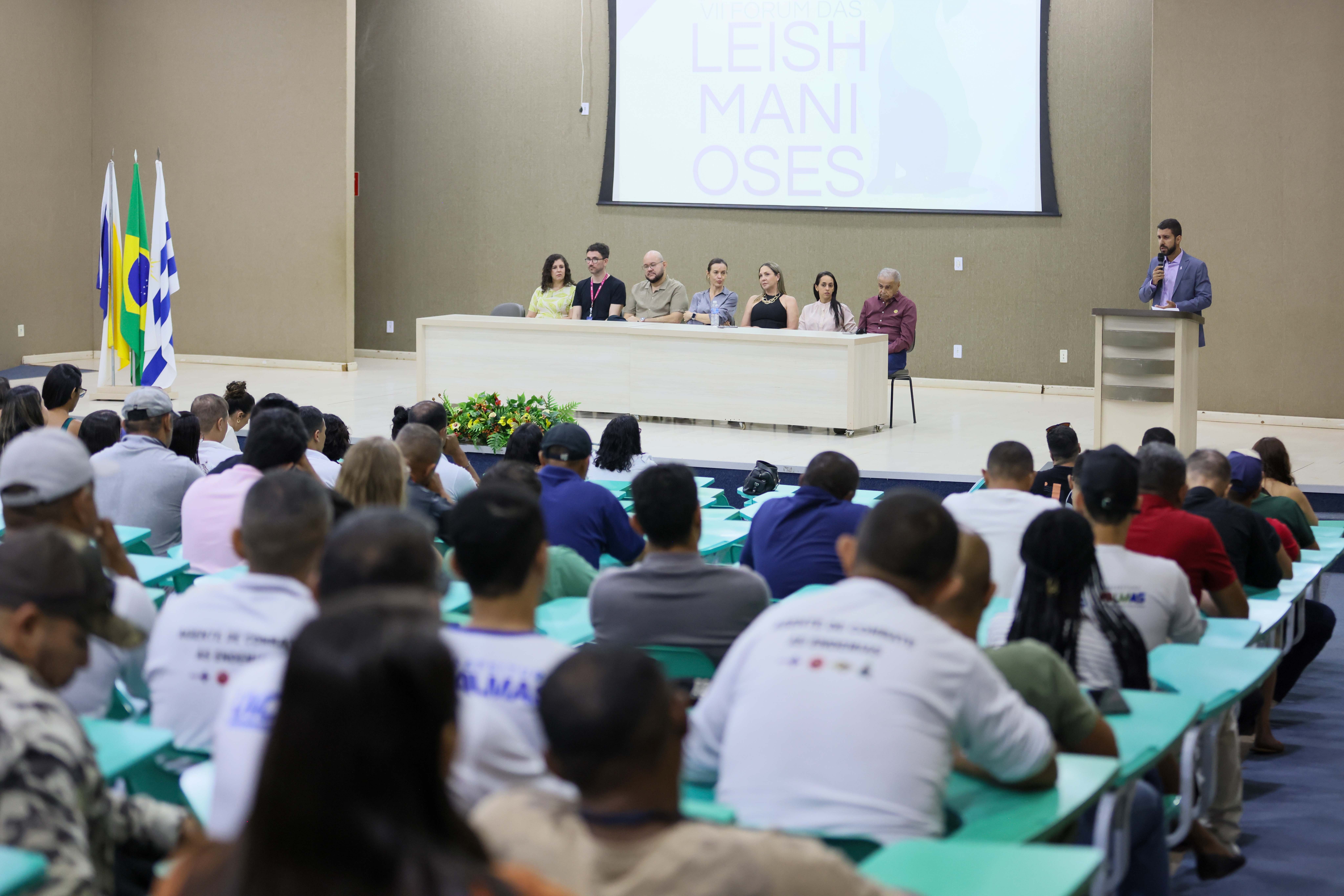 Palmas realiza fórum para capacitar profissionais da saúde no combate e prevenção das leishmanioses