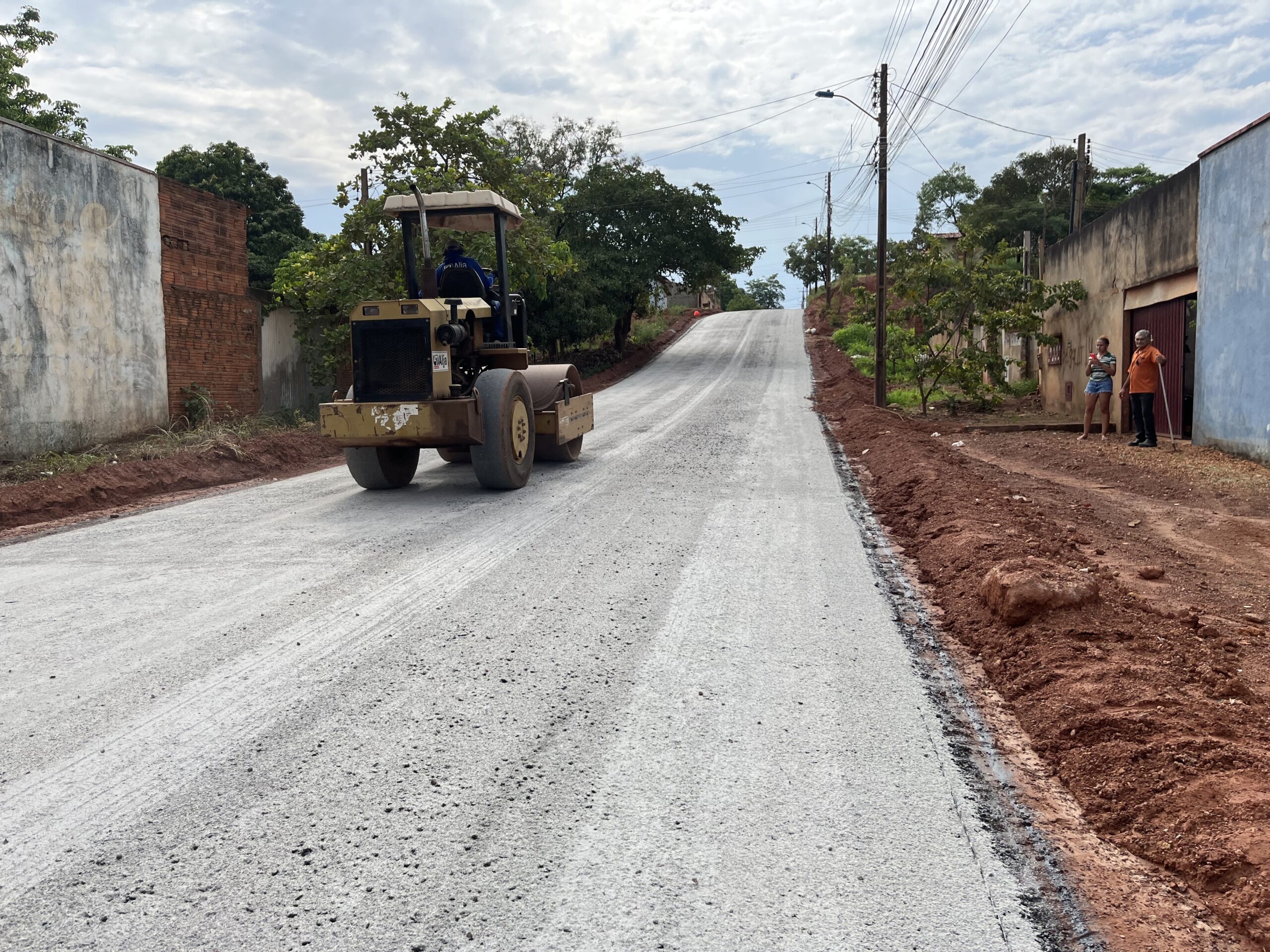 Palmas avança com infraestrutura e executa pavimentação em mais ruas da Baixada do Jardim Aureny III
