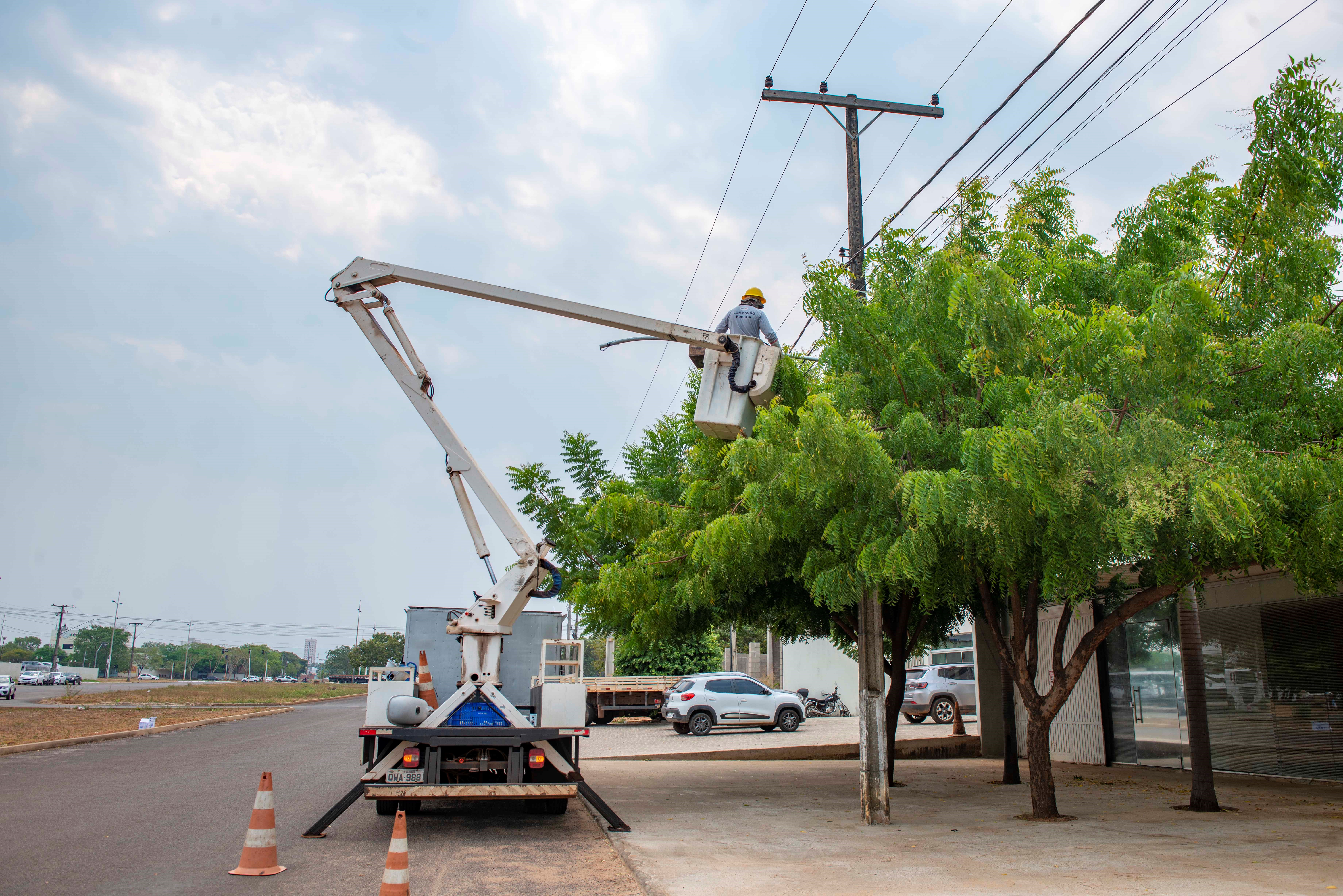Arso 63, Morada do Sol I e II e Setor Sul recebem serviços de iluminação pública