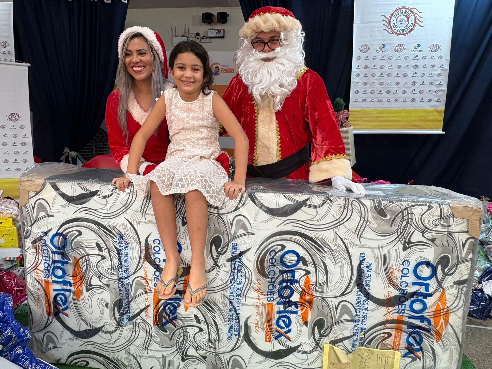 Ao invés de um brinquedo, Cecília pediu ao Papai Noel uma cama. Em casa, ela mora com mais cinco pessoas e dividem três camas