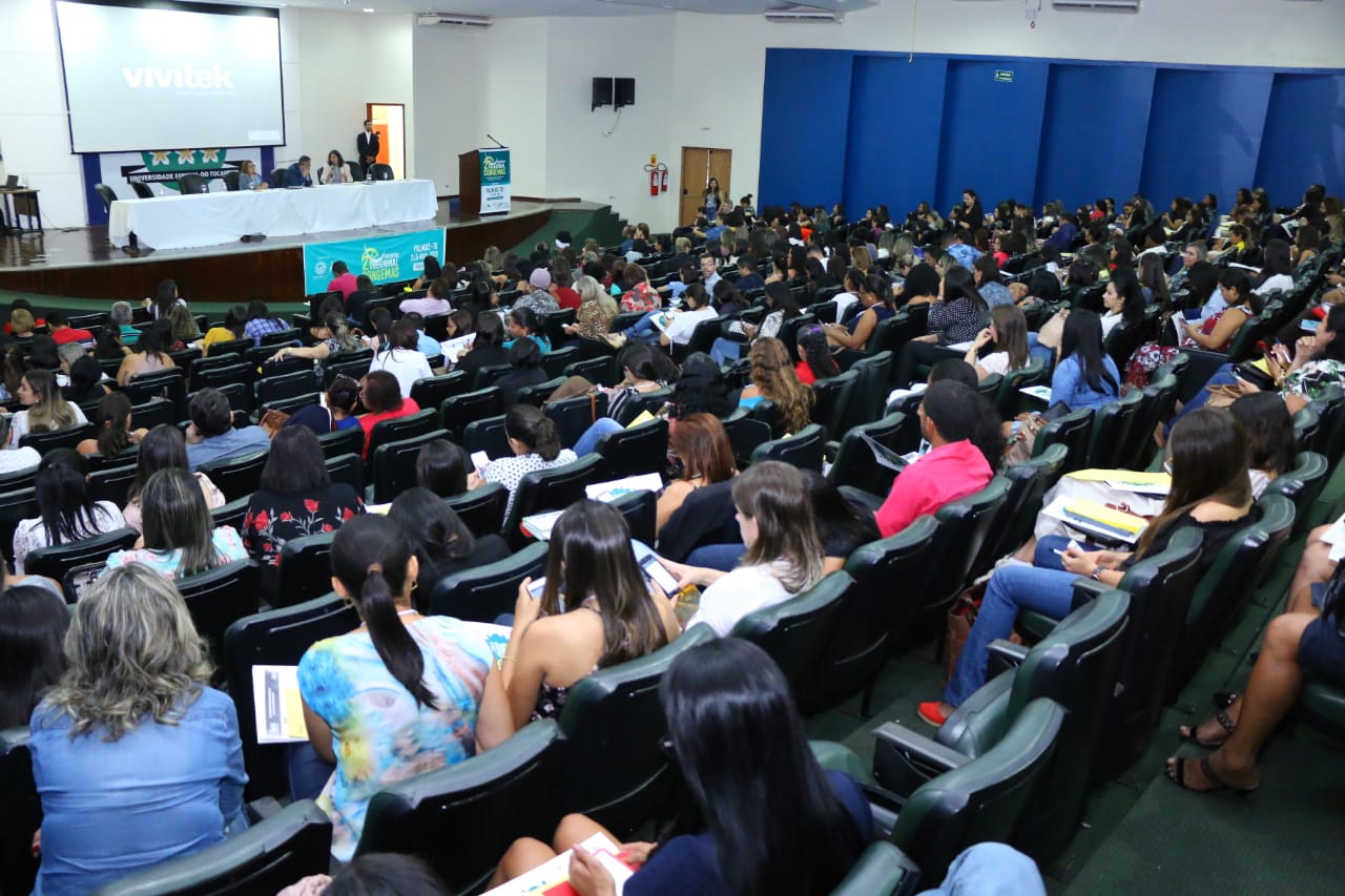 Valquíria Rezende coordena painel de debates durante o 21º Encontro Regional do Congemas