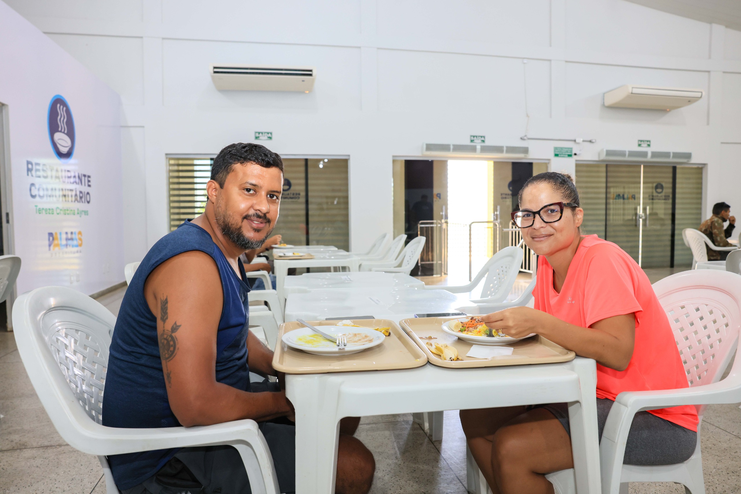 Maisa Xavier Gomes Bandeira e Marcelo Henrique Ferreira são frequentadores dos Restaurantes Comunitários de Palmas
