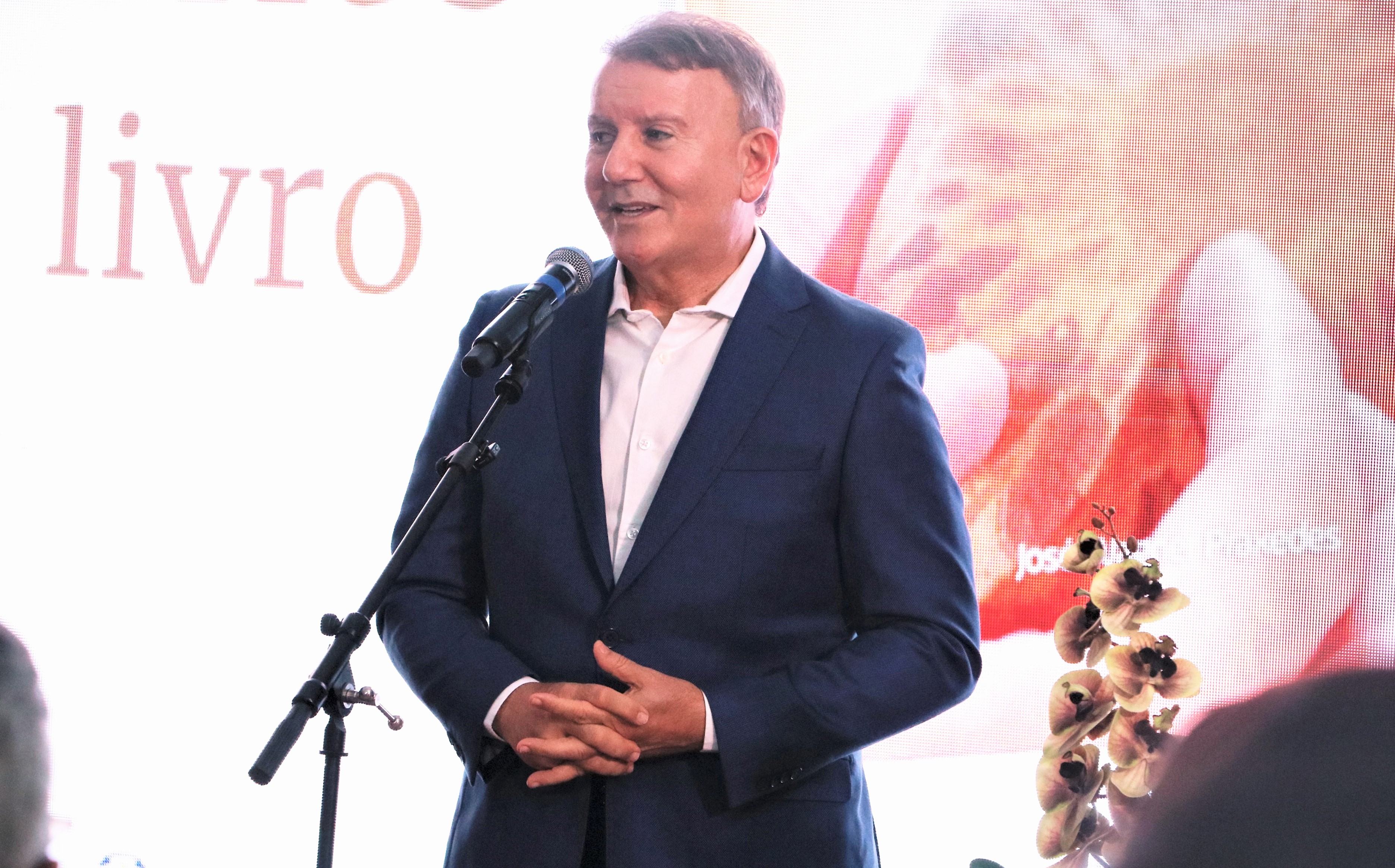 O prefeito Eduardo Siqueira Campos revelou que  o ex-governador Siqueira Campos admirava aqueles que, além de fazer a história, se dedicavam a registrá-la, afirmando que  Praxedes é um destes
