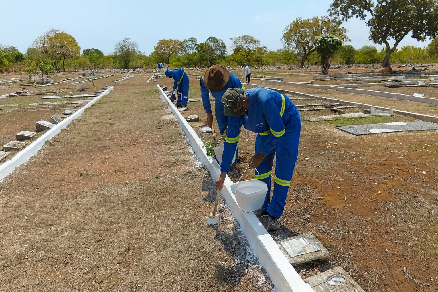 Prefeitura de Palmas intensifica preparativos no cemitério Jardim da Paz para o Dia de Finados
