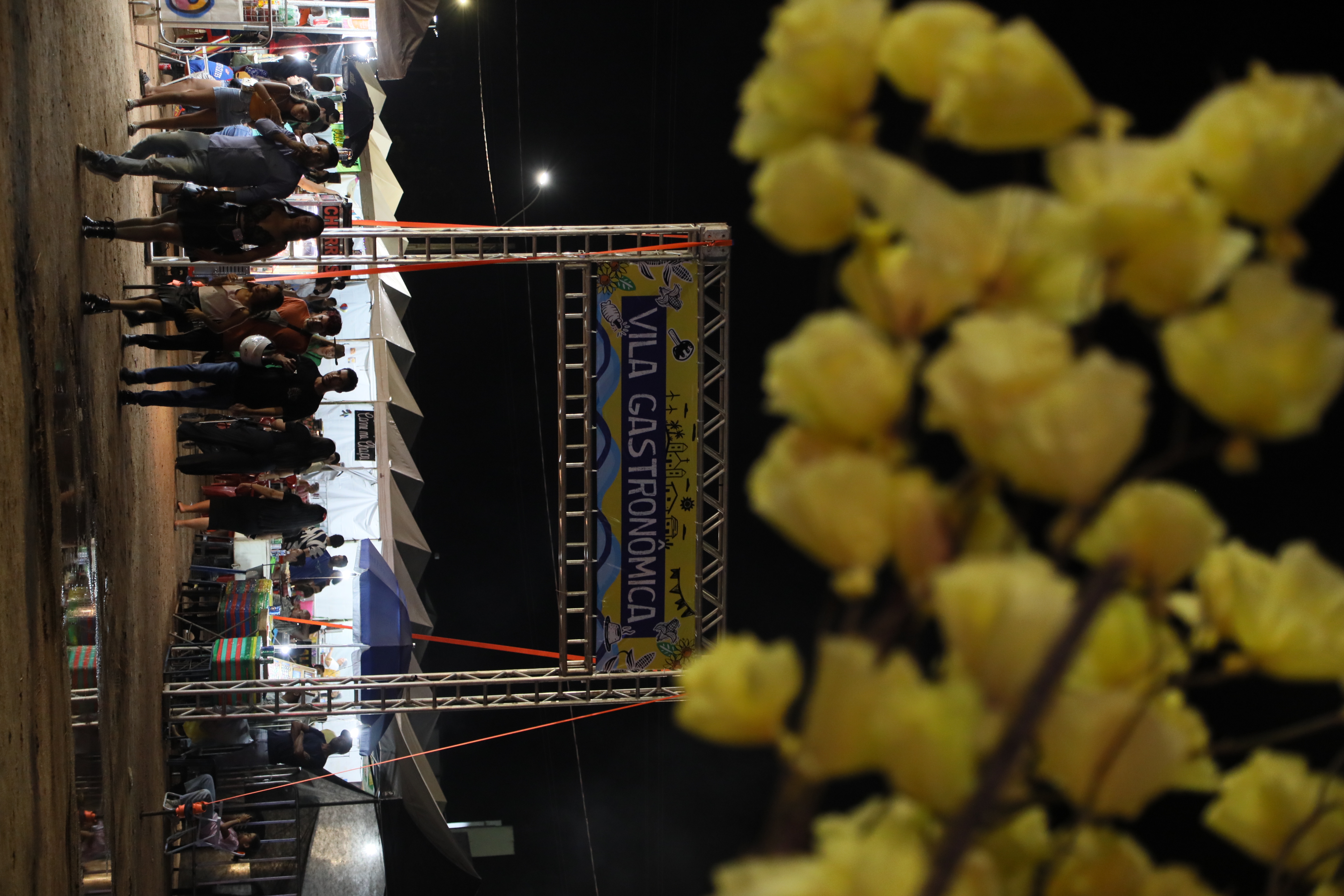 Vila Gastronômica é um suporte da Prefeitura para comerciantes da área externa.