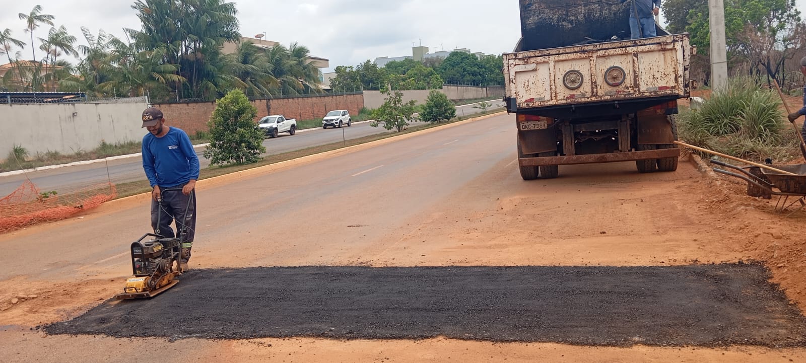 Prefeitura de Palmas inicia semana com serviços de zeladoria em 36 locais nesta segunda-feira, 26