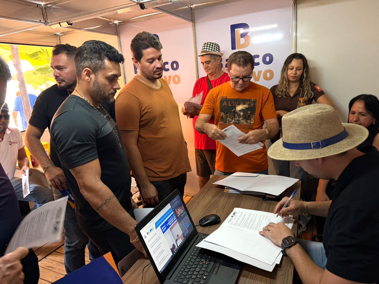 Banco do Povo reduz exigências para acesso ao crédito para pequenos empreendedores