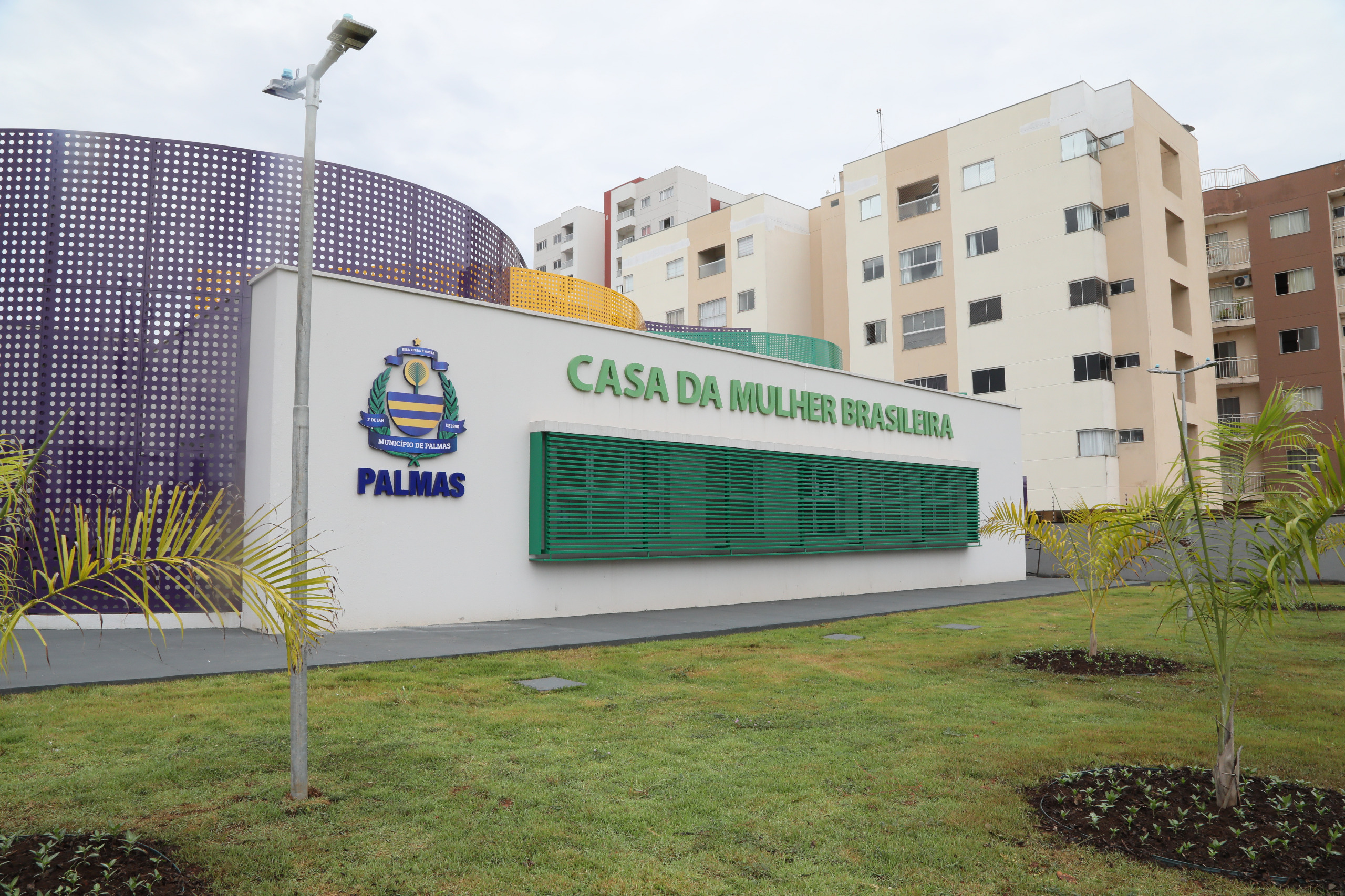 Casa da Mulher Brasileira de Palmas promove oficina para confecção de laços e tiaras