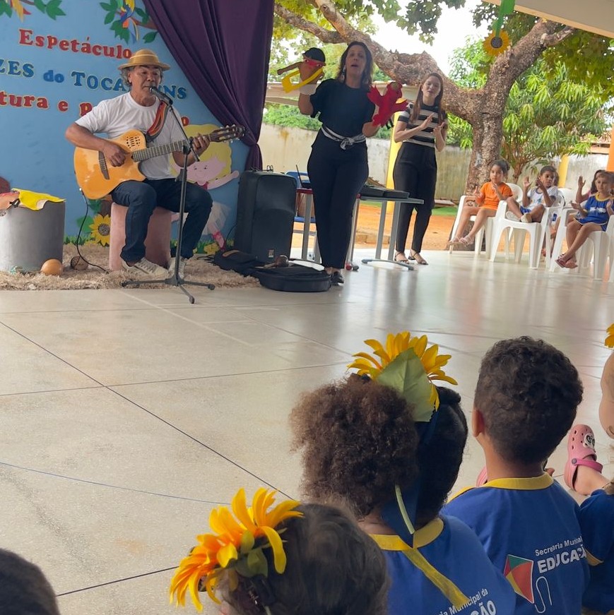 Apresentação musical integra programação do circuito e aproxima crianças das manifestações culturais regionais
