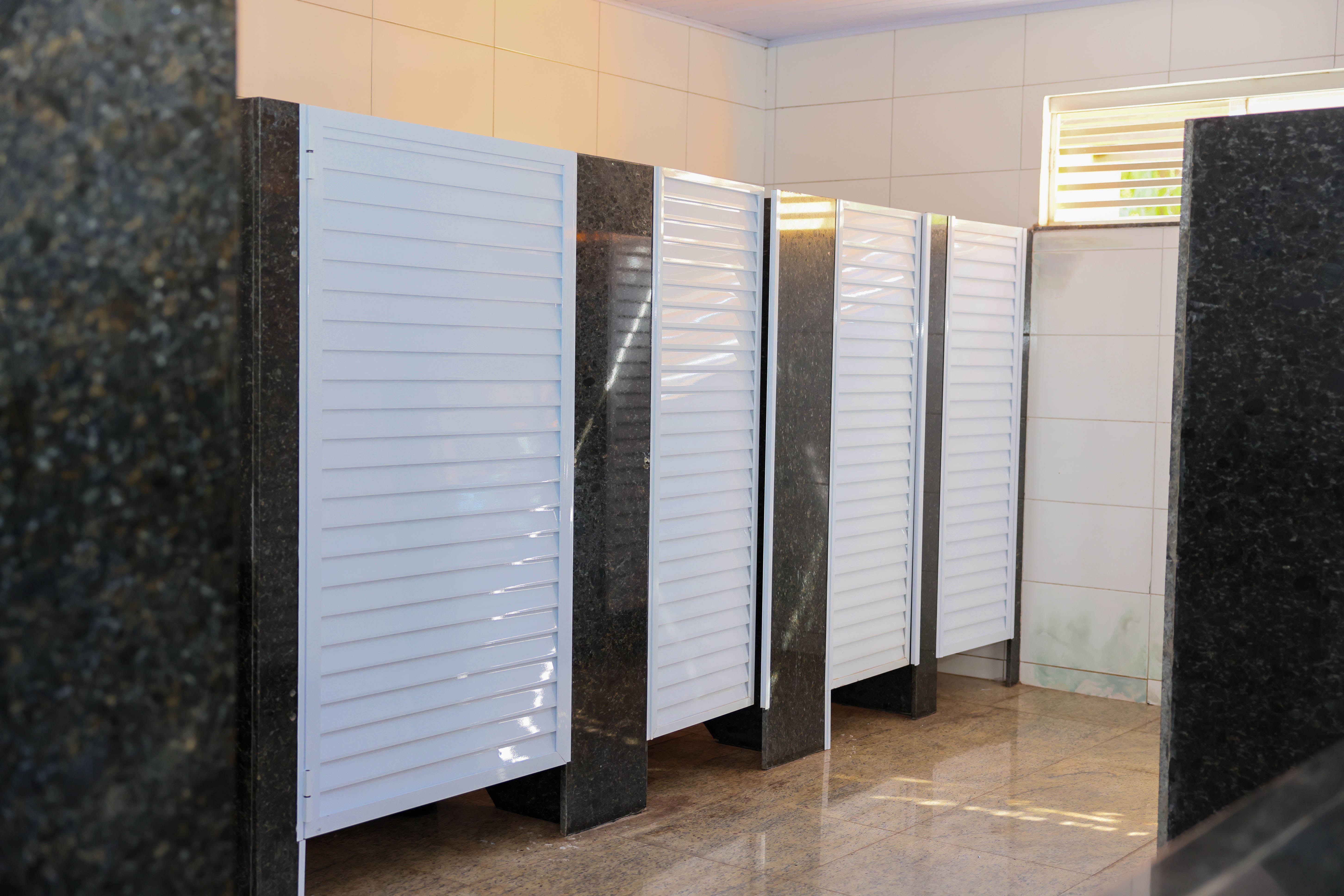 Data: 25/06/2025. Entrega da reforma dos banheiros da Praia da Graciosa.Foto: Regiane Rocha