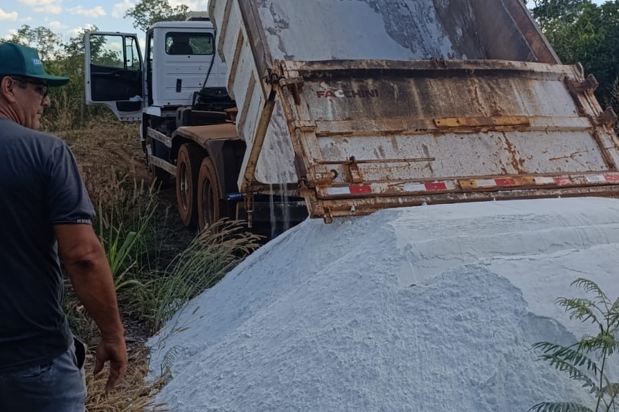 Prefeitura inicia distribuição de calcário para fortalecer a produção da agricultura familiar em Palmas