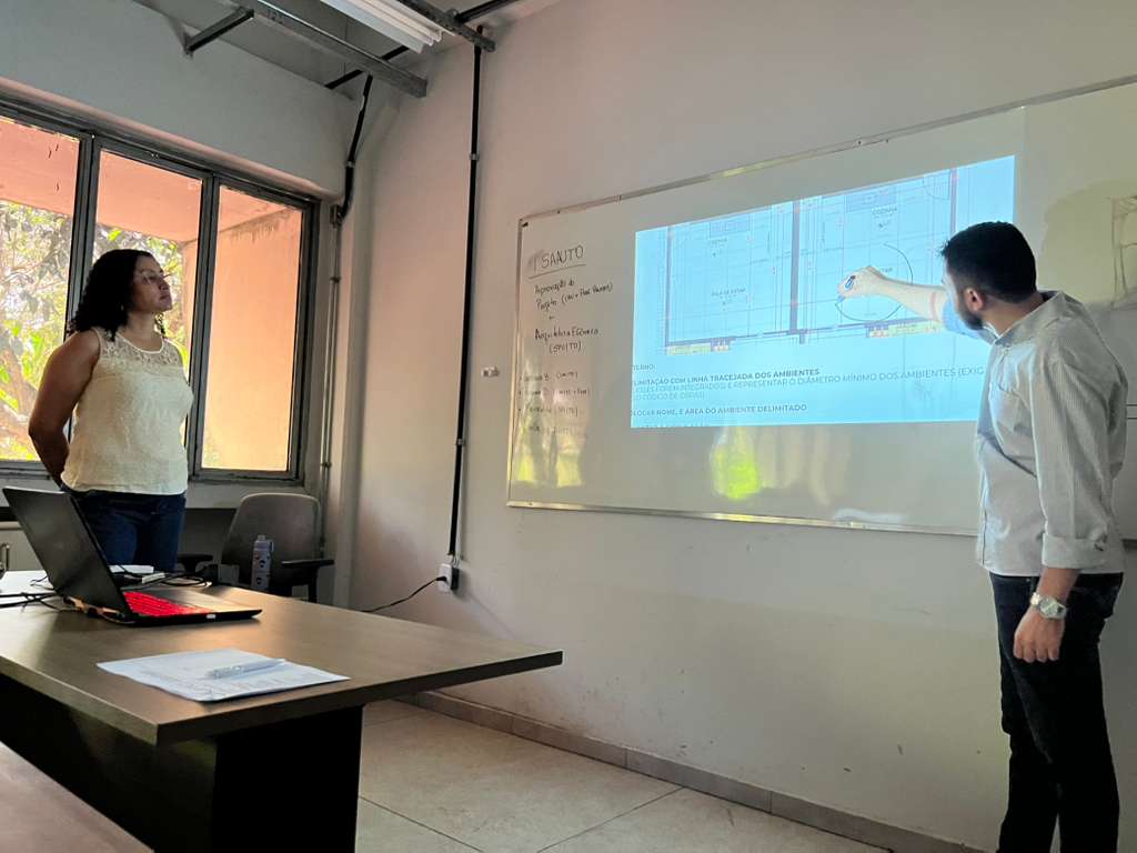 Prefeitura de Palmas compartilha experiências sobre aprovação de projetos durante semana acadêmica de arquitetura e urbanismo