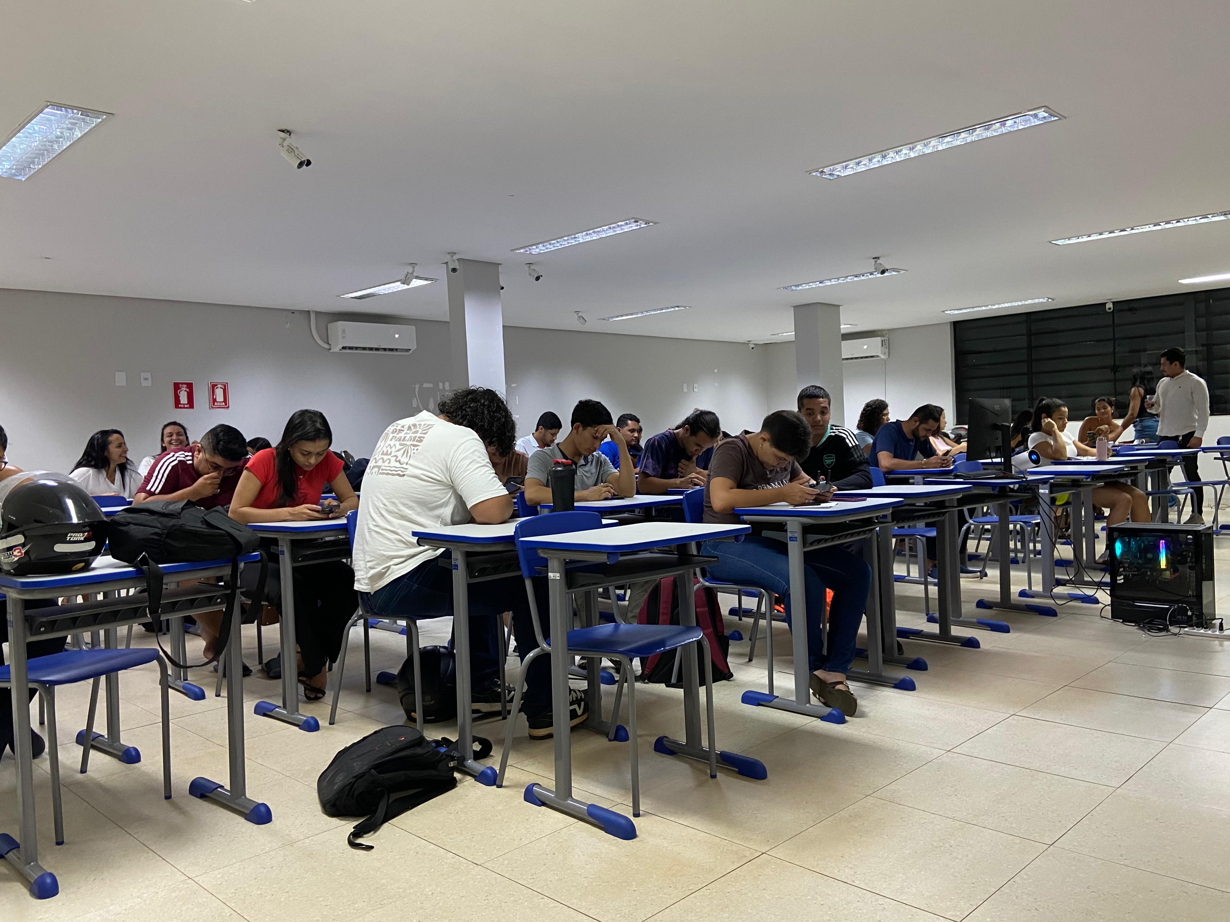 Aulas presenciais oferecem experiências práticas e teóricas sobre comunicação digital