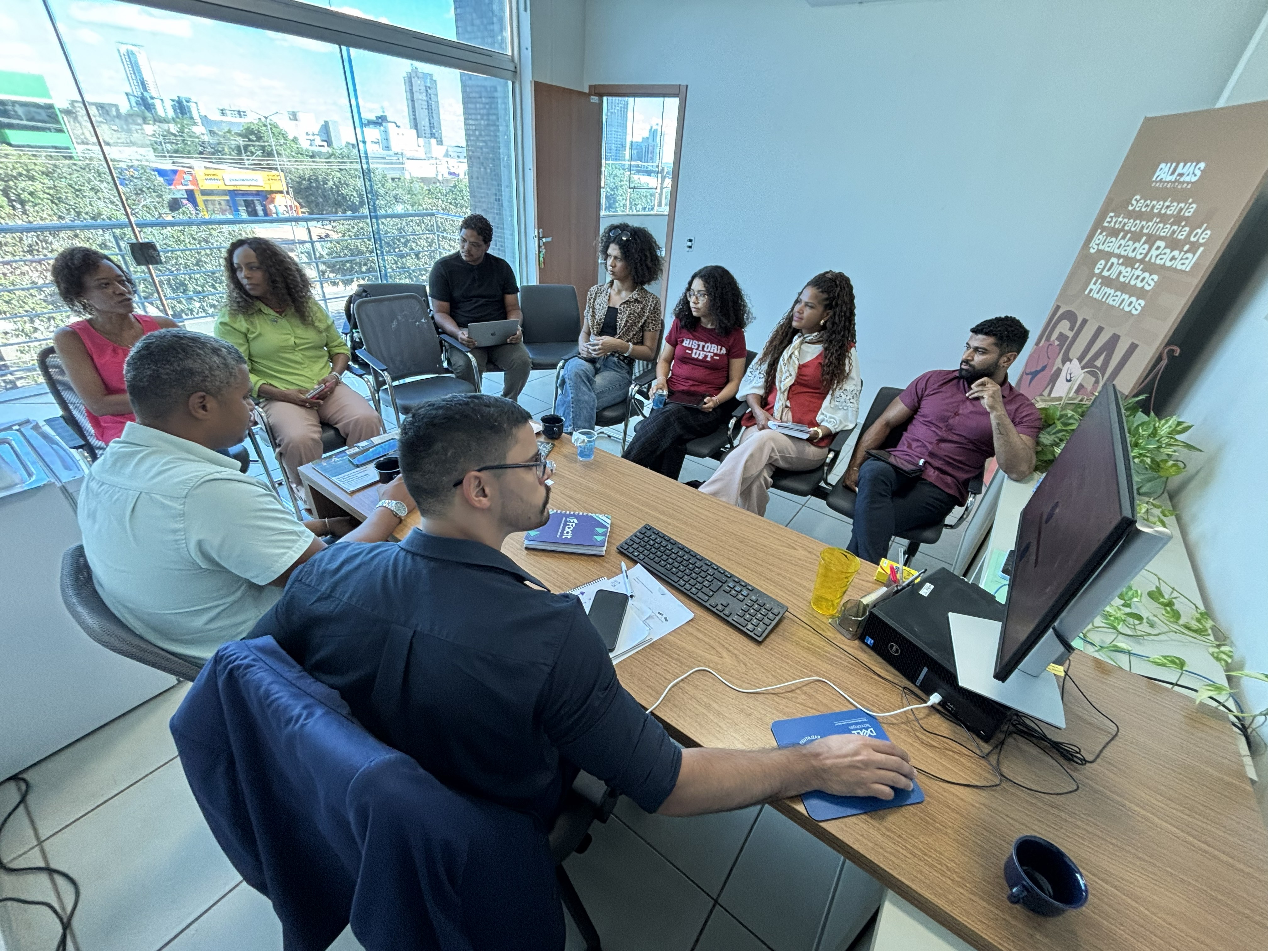 Prefeitura de Palmas recebe equipe de Porto Nacional e governo do Estado para troca de experiências sobre políticas de igualdade racial e direitos humanos