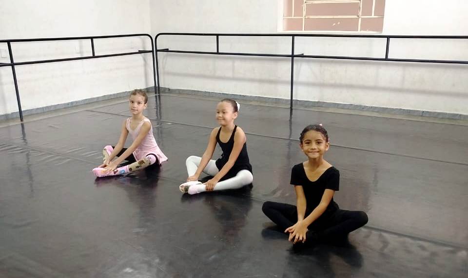 Já na Casa da Cultura, em Taquaruçu, o primeiro dia de retomada das atividades foi marcado pelas turmas de Balé, Pintura e Dança do Ventre - Foto: Josely Aquino