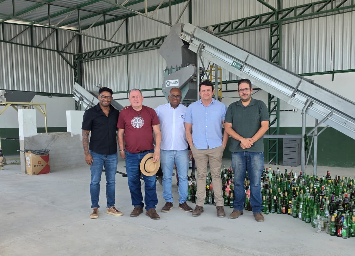 Fundação de Meio Ambiente conhece modelo de reciclagem de vidro para implantação em Palmas