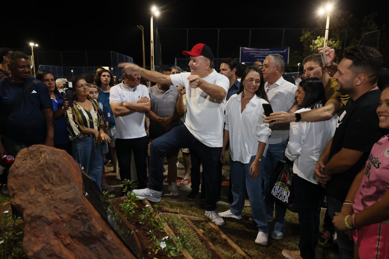 Moradores da região norte comemoram entrega da nova Praça da Arne 53 em Palmas