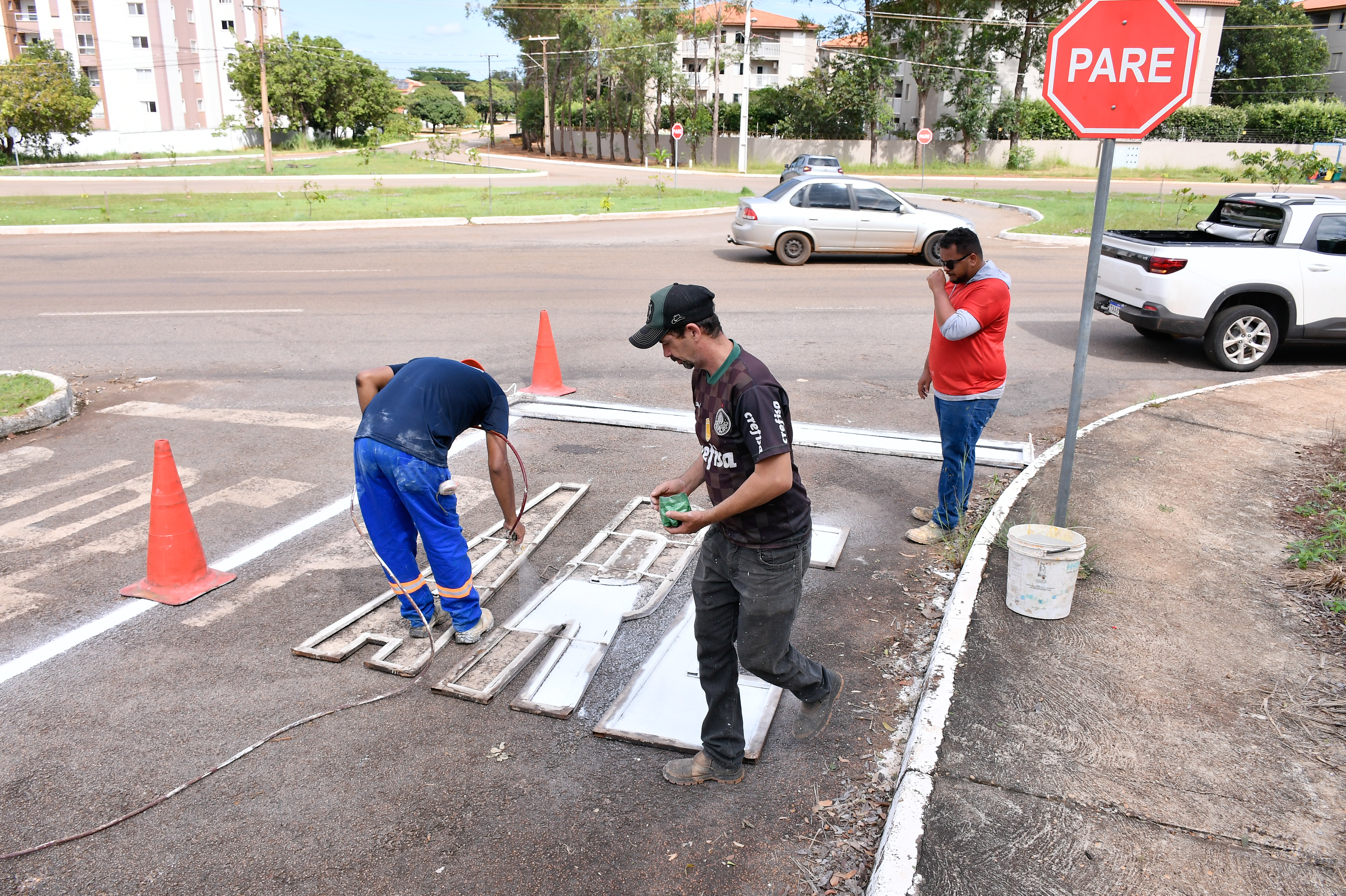 Prefeitura de Palmas revitaliza sinalização de trânsito da Arne 54