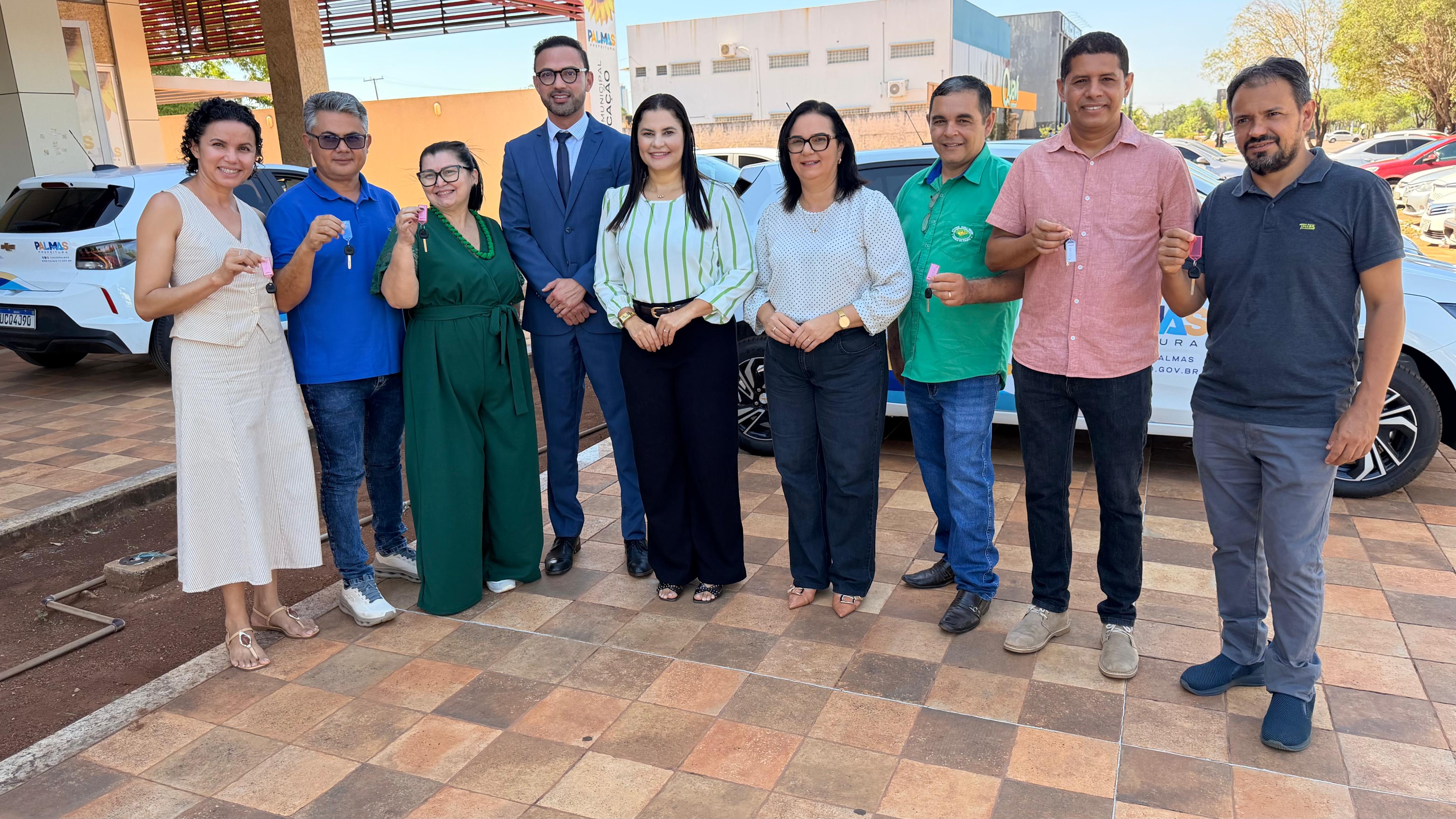 Palmas reforça atendimento às escolas rurais com entrega de seis novos veículos pela Semed