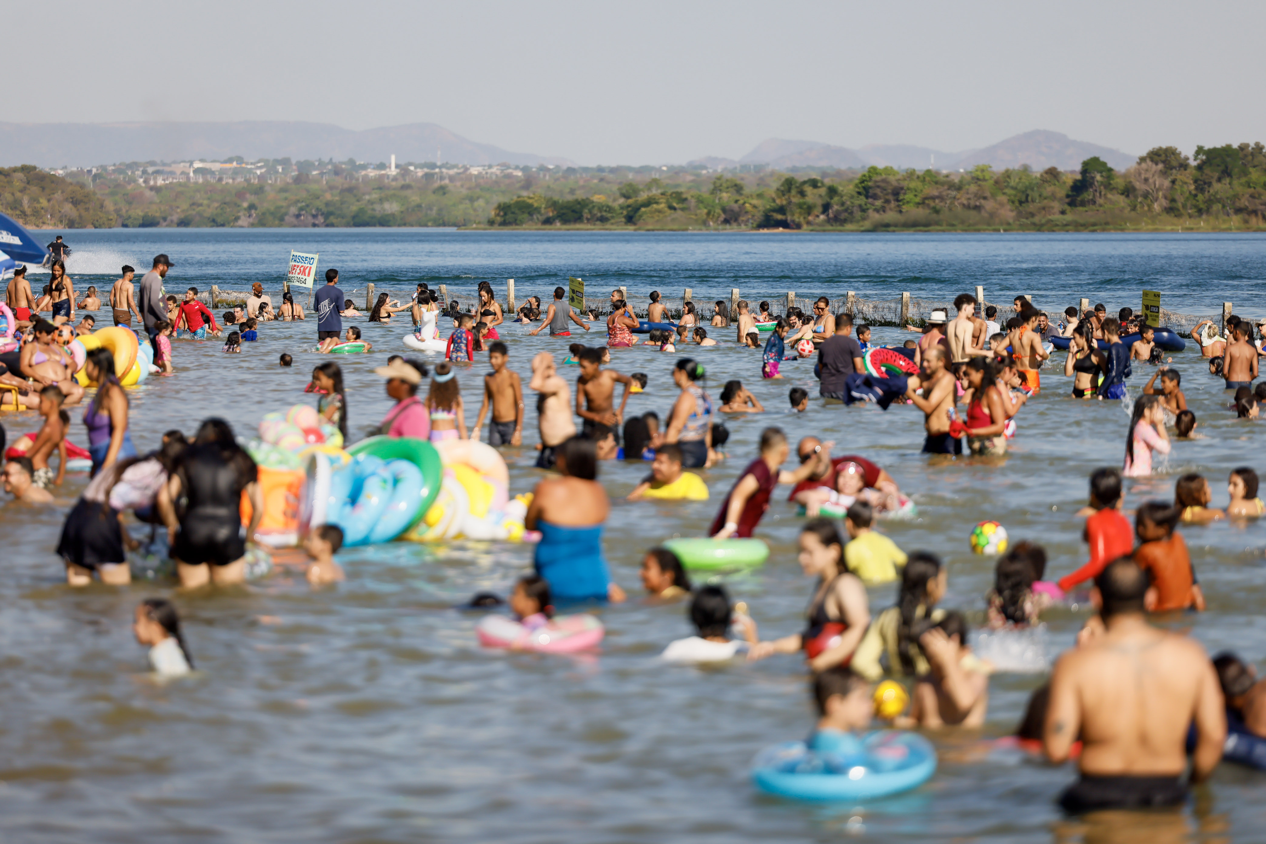 Praias com variedade de atrações para adultos e crianças movimentam segundo fim de semana do Palmas Férias 2026